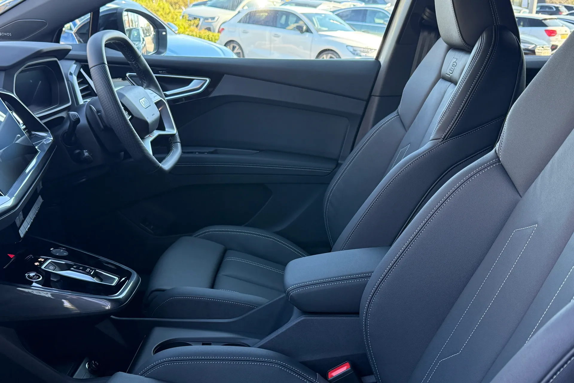 Audi Q4 e-tron thumbnail image number 43