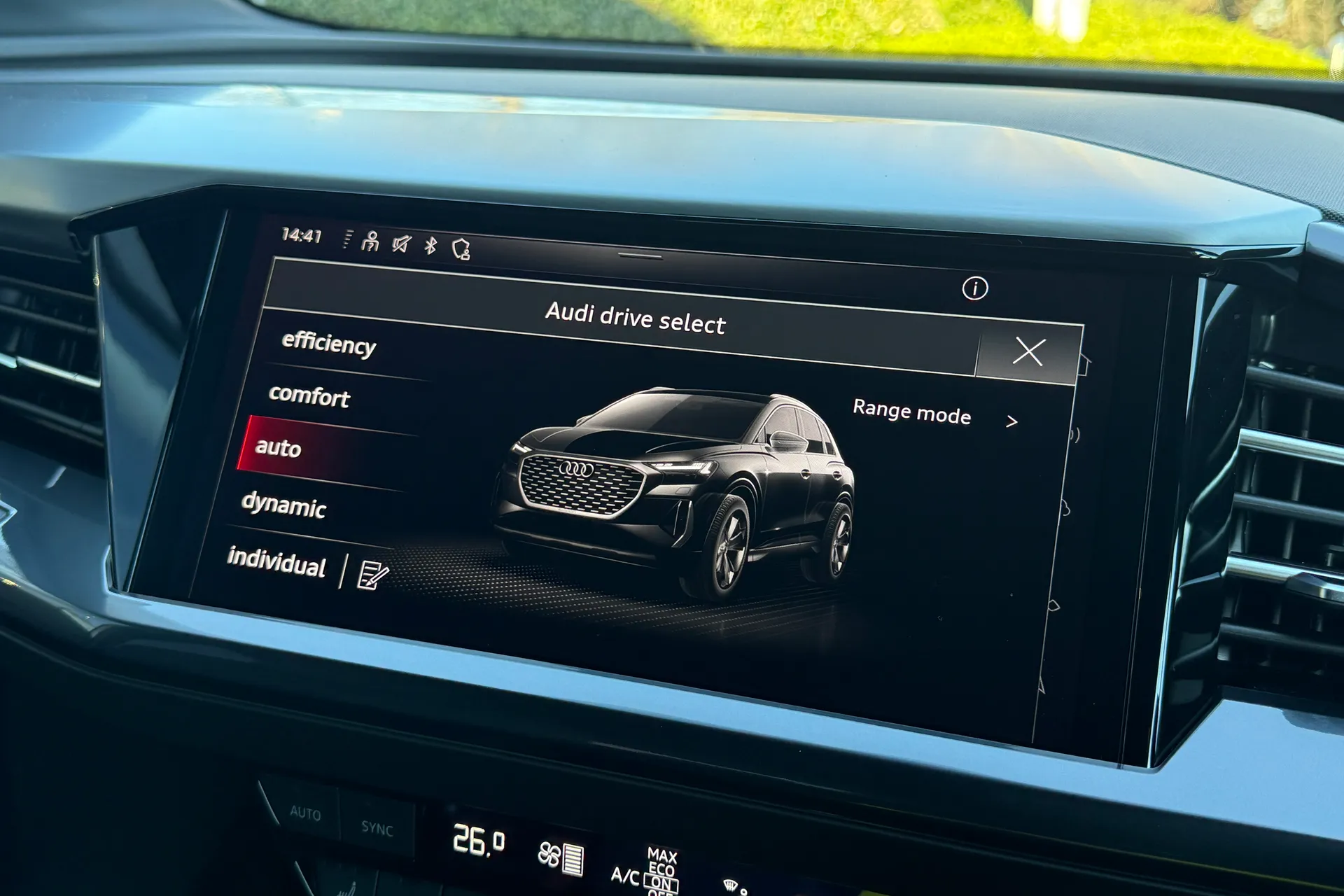 Audi Q4 e-tron thumbnail image number 17