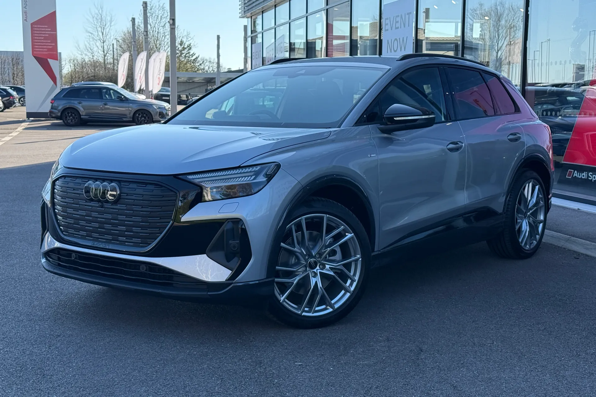 Audi Q4 e-tron thumbnail image number 5