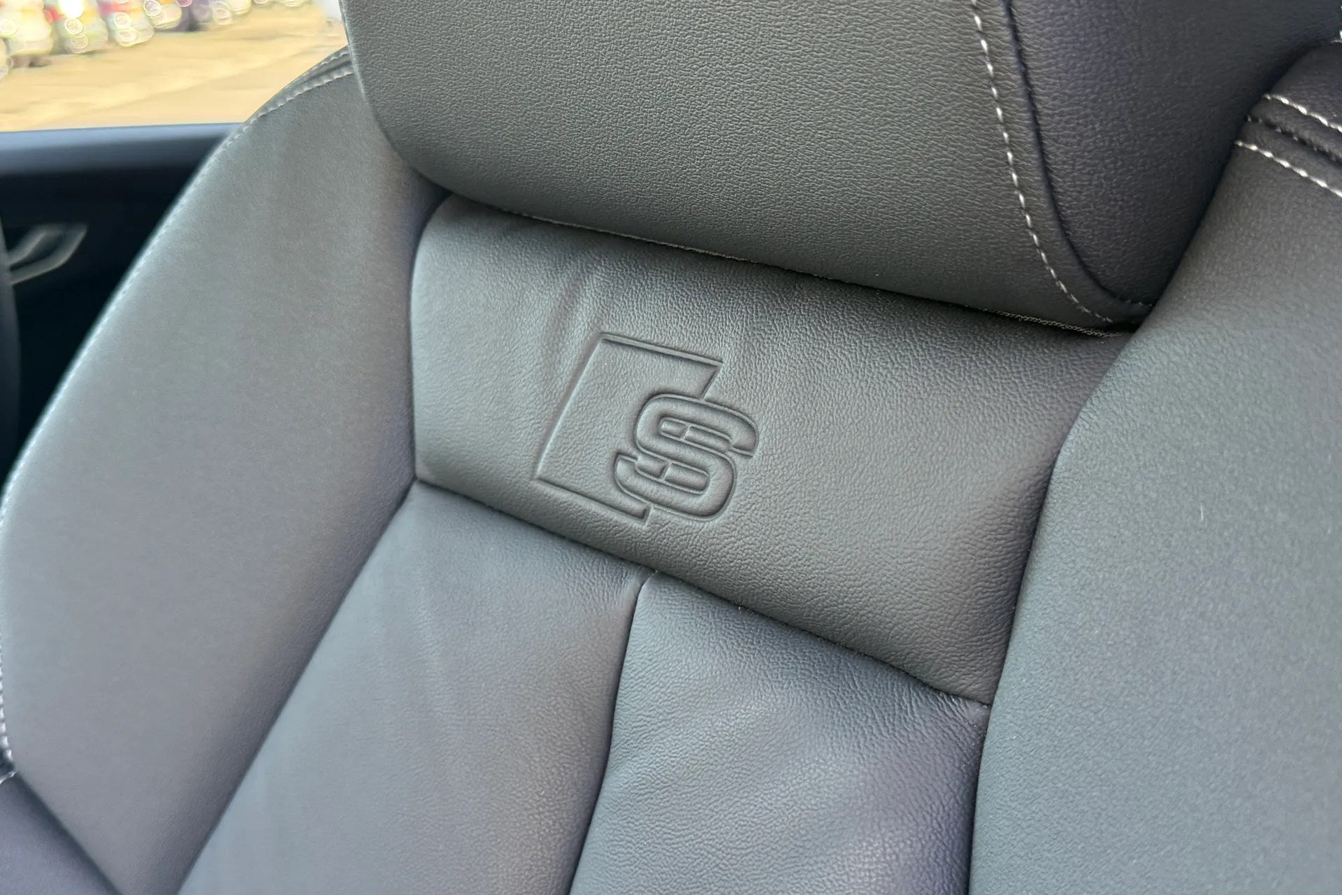 Audi Q4 e-tron thumbnail image number 10