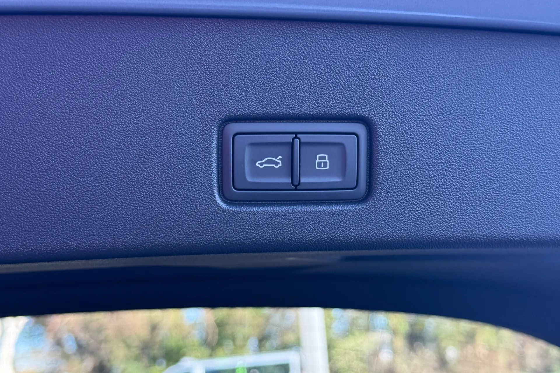 Audi Q4 e-tron thumbnail image number 41