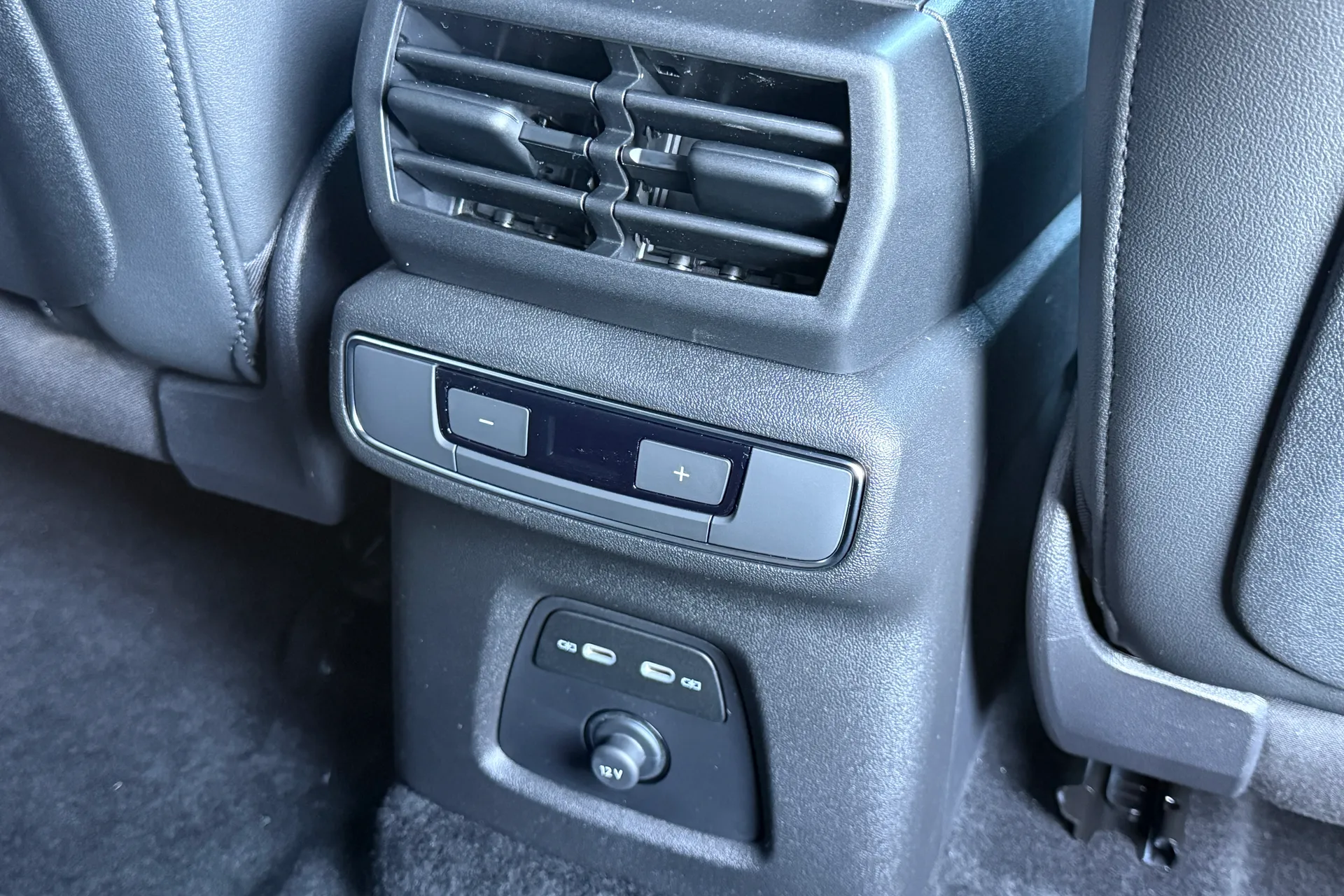 Audi Q4 e-tron thumbnail image number 39