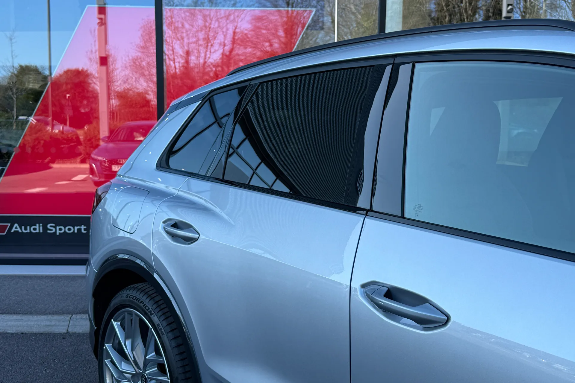 Audi Q4 e-tron thumbnail image number 11