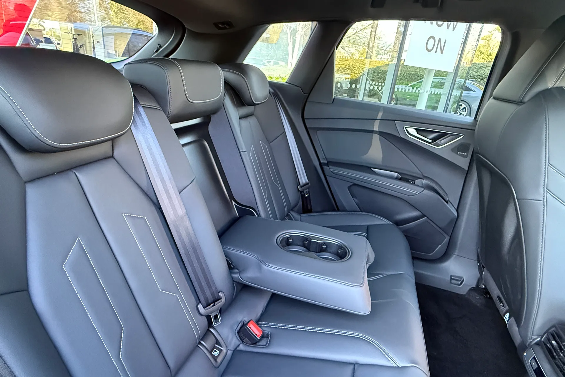 Audi Q4 e-tron thumbnail image number 37