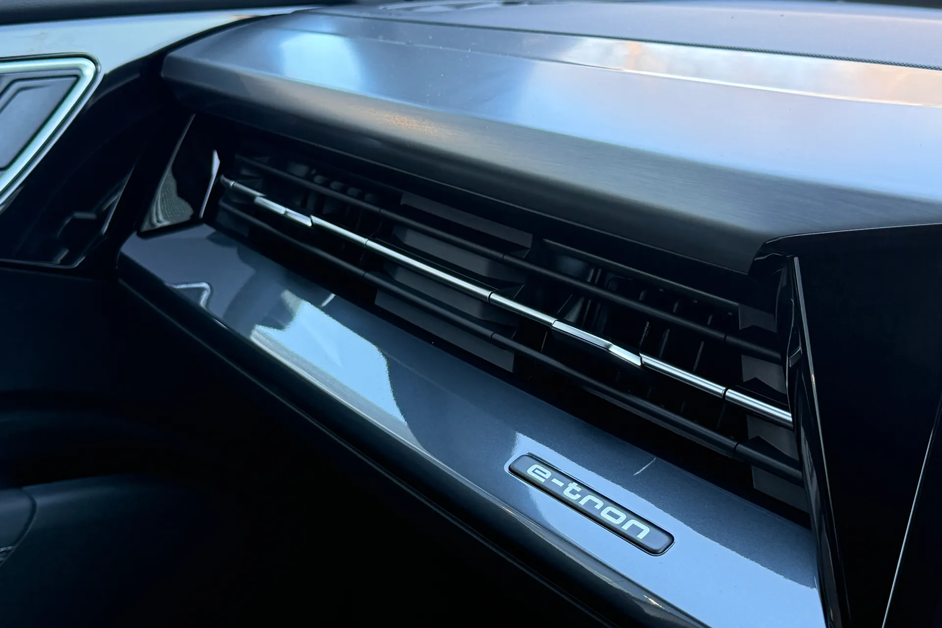 Audi Q4 e-tron thumbnail image number 44