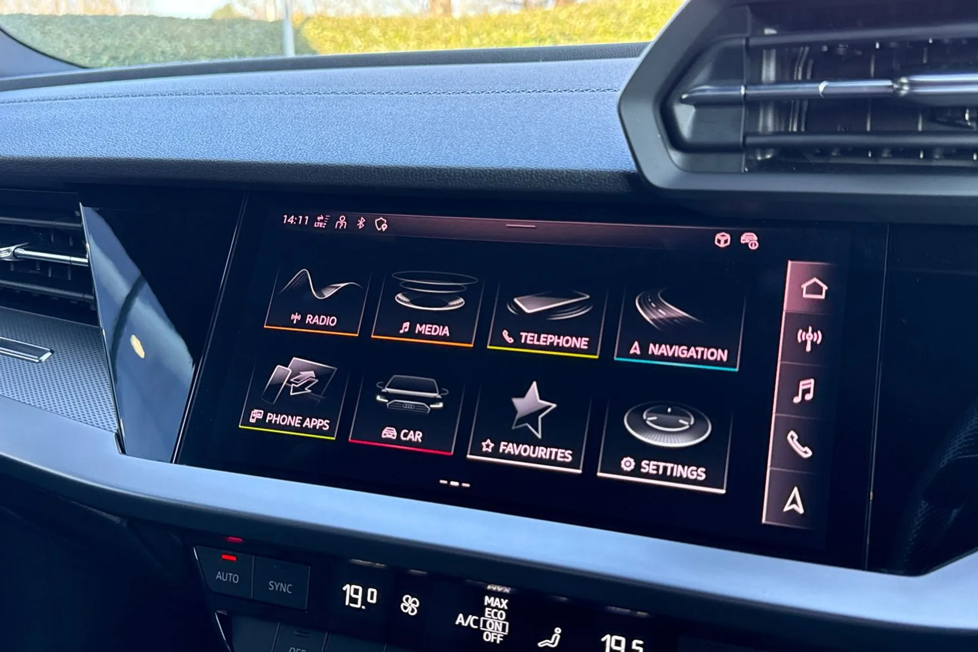 Audi A3 thumbnail image number 17