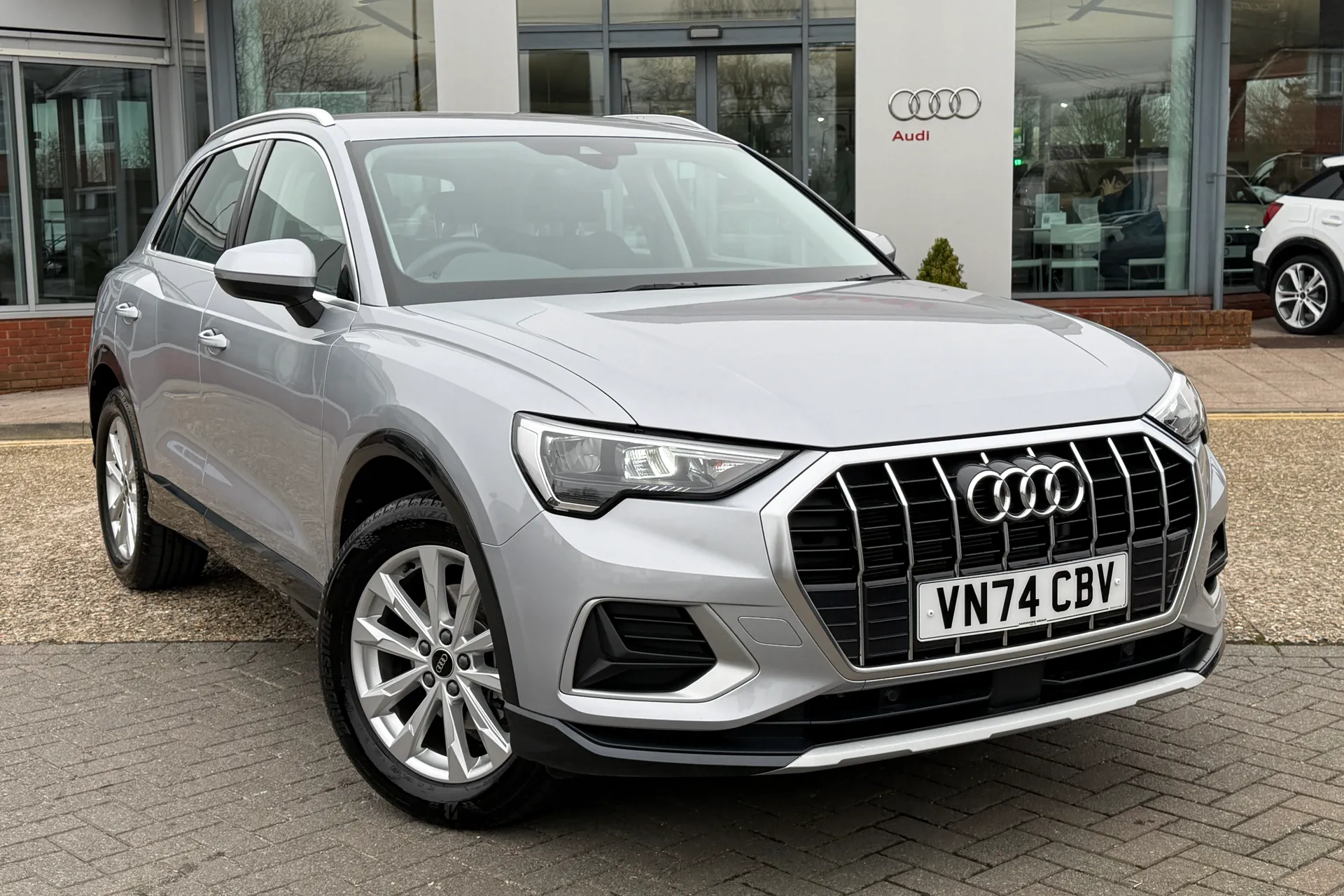 Audi Q3 thumbnail image number 21