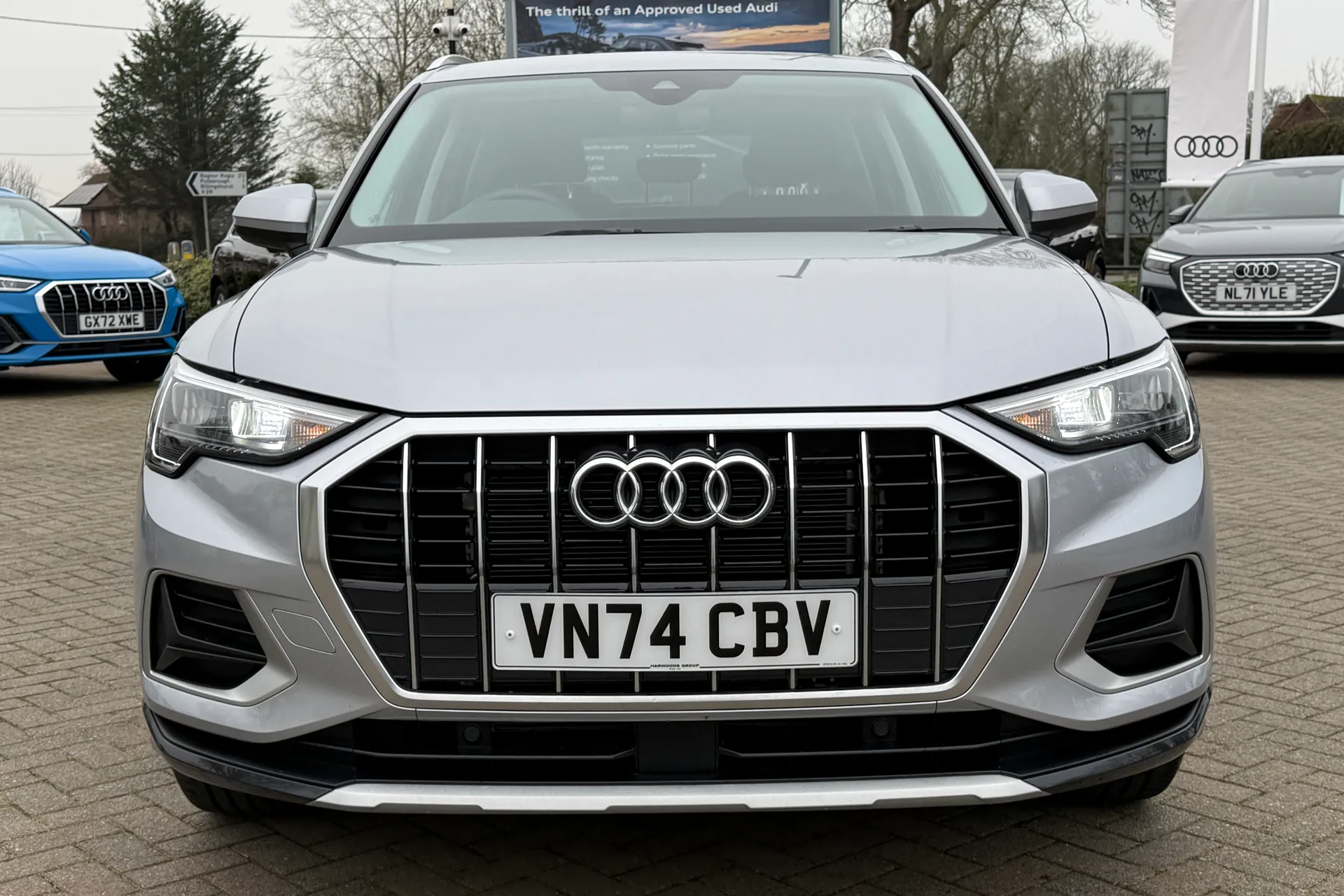Audi Q3 thumbnail image number 22