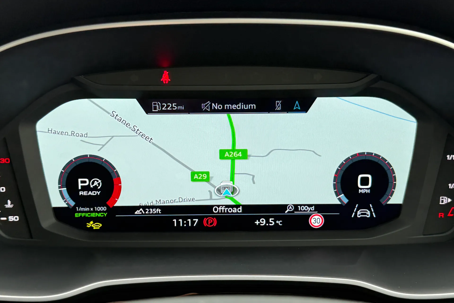 Audi Q3 thumbnail image number 12