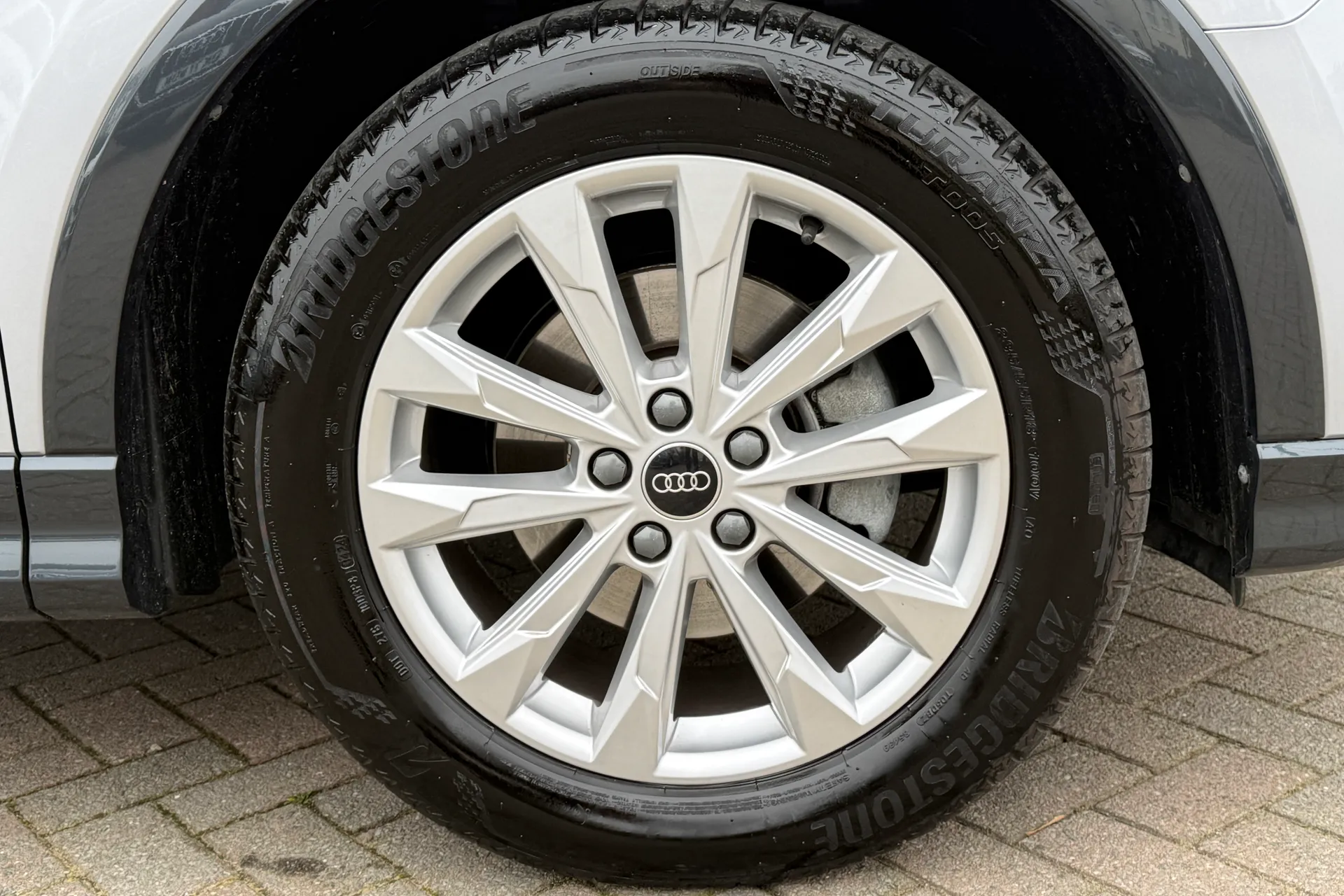 Audi Q3 thumbnail image number 43