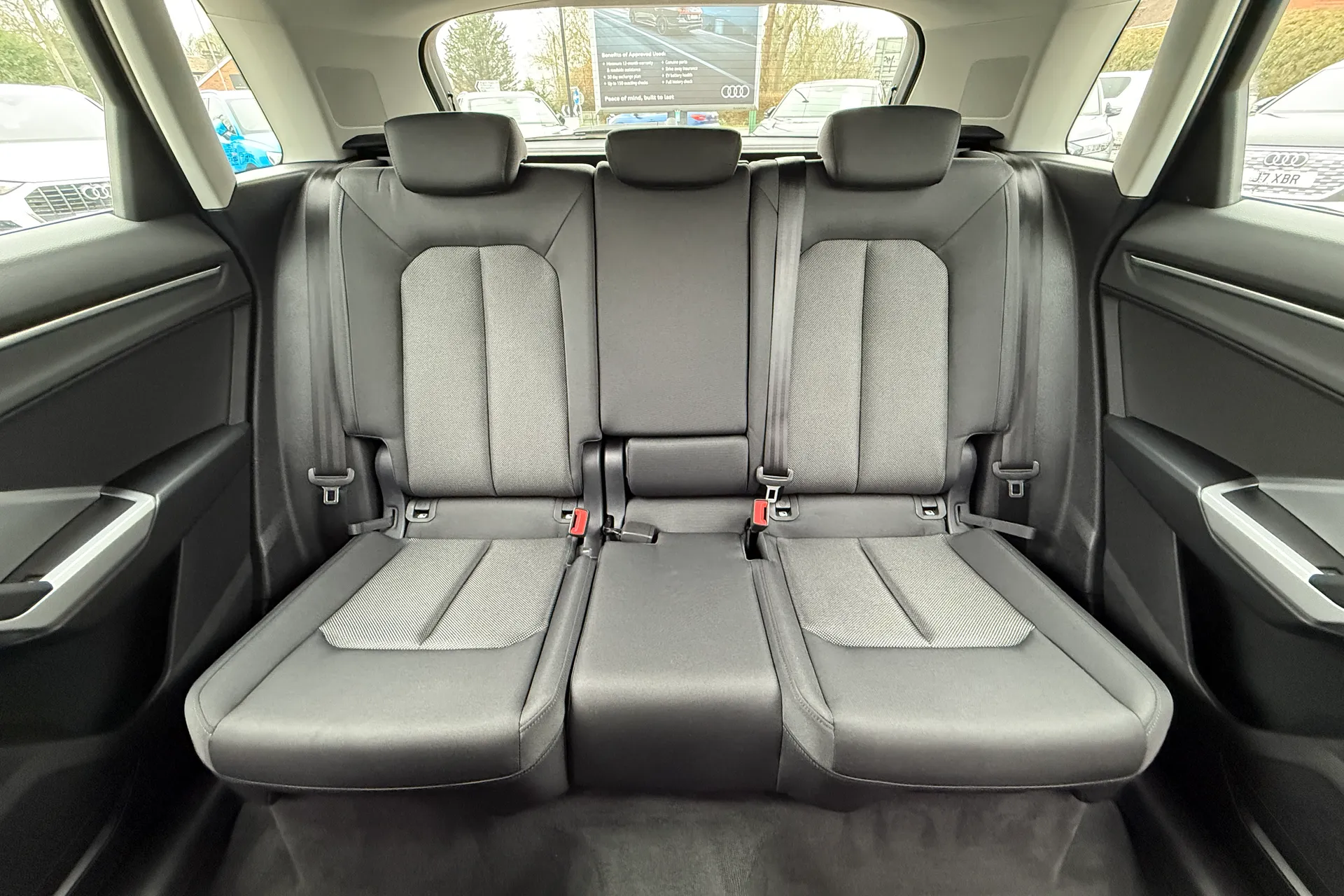 Audi Q3 thumbnail image number 34