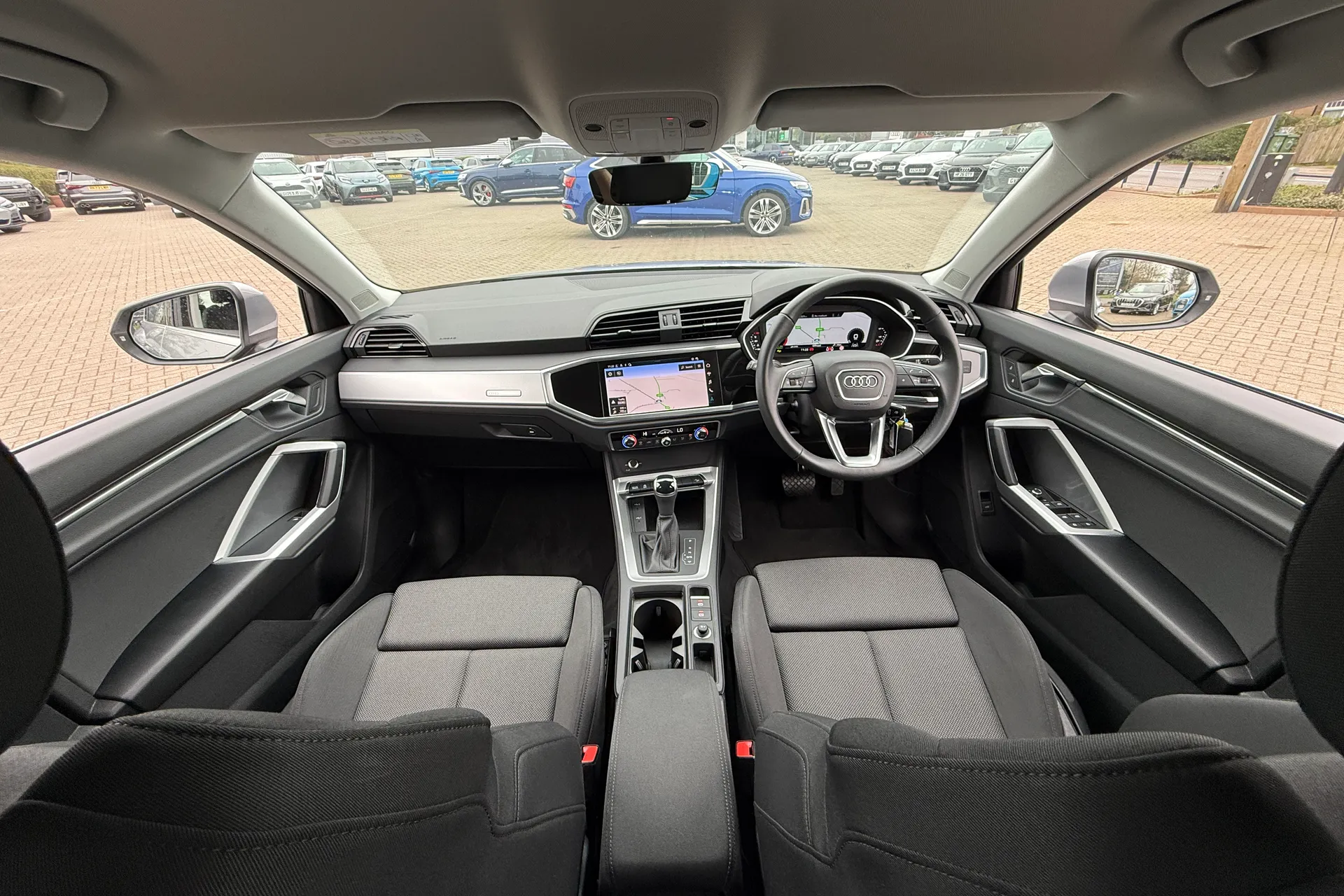 Audi Q3 thumbnail image number 3