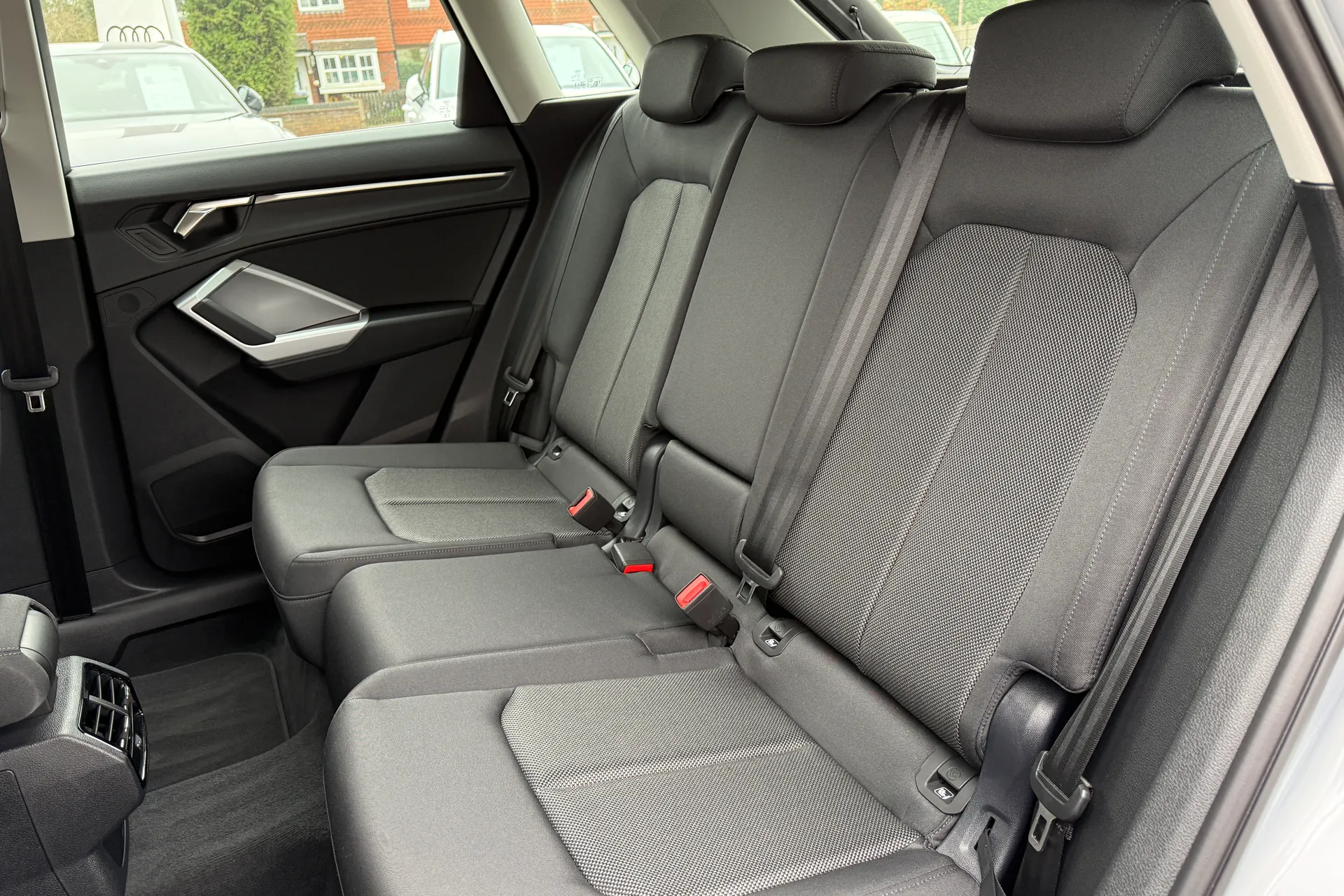 Audi Q3 thumbnail image number 39