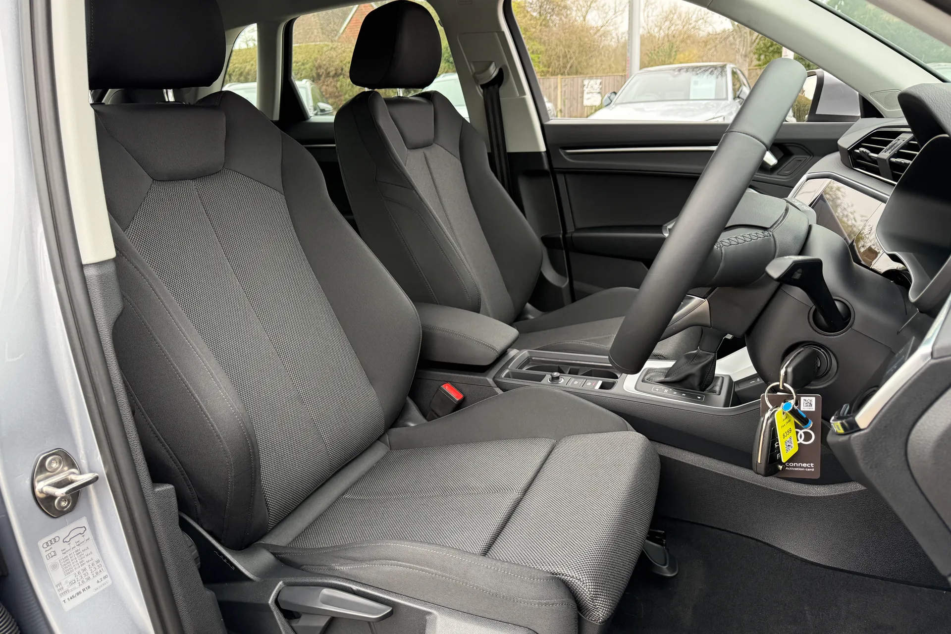 Audi Q3 thumbnail image number 24