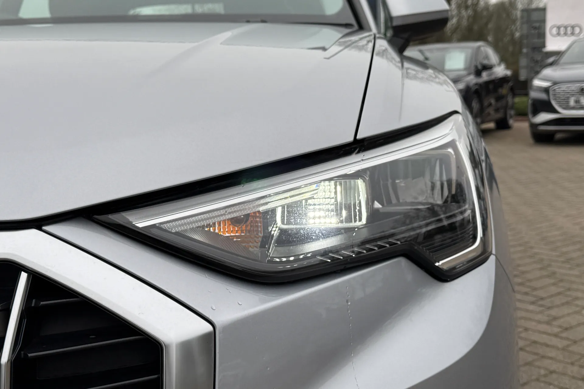 Audi Q3 thumbnail image number 48