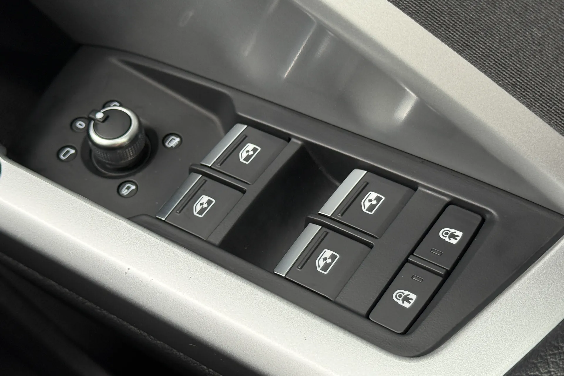 Audi Q3 thumbnail image number 16