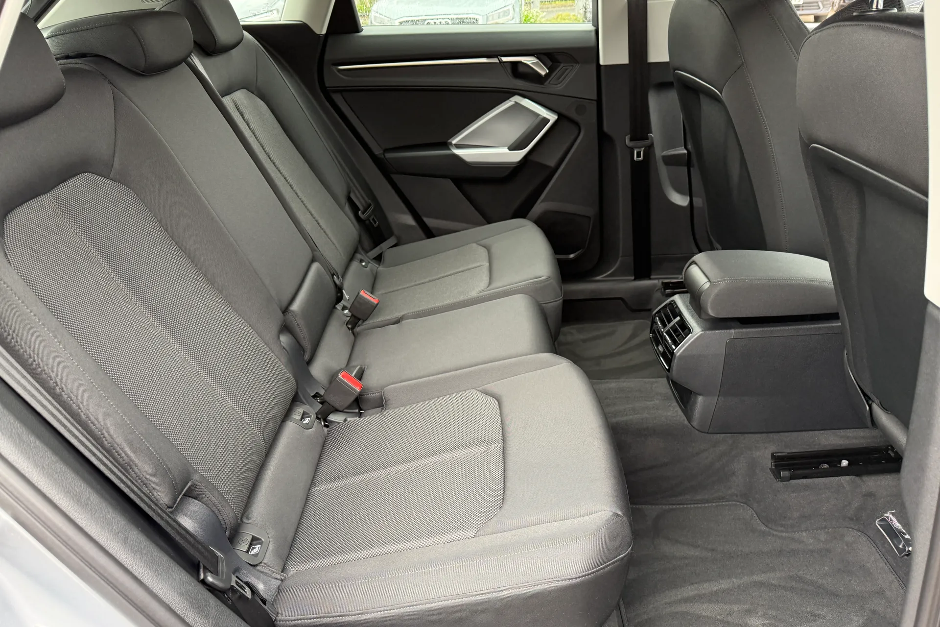 Audi Q3 thumbnail image number 41