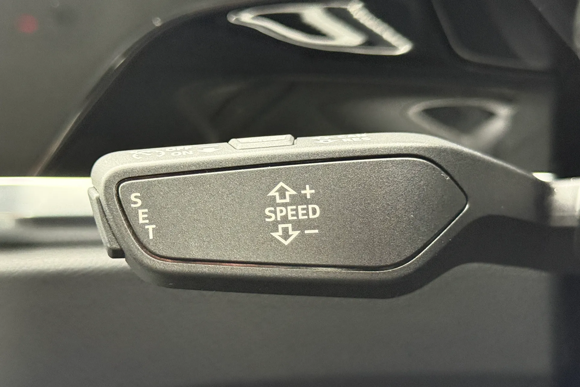 Audi Q3 thumbnail image number 14