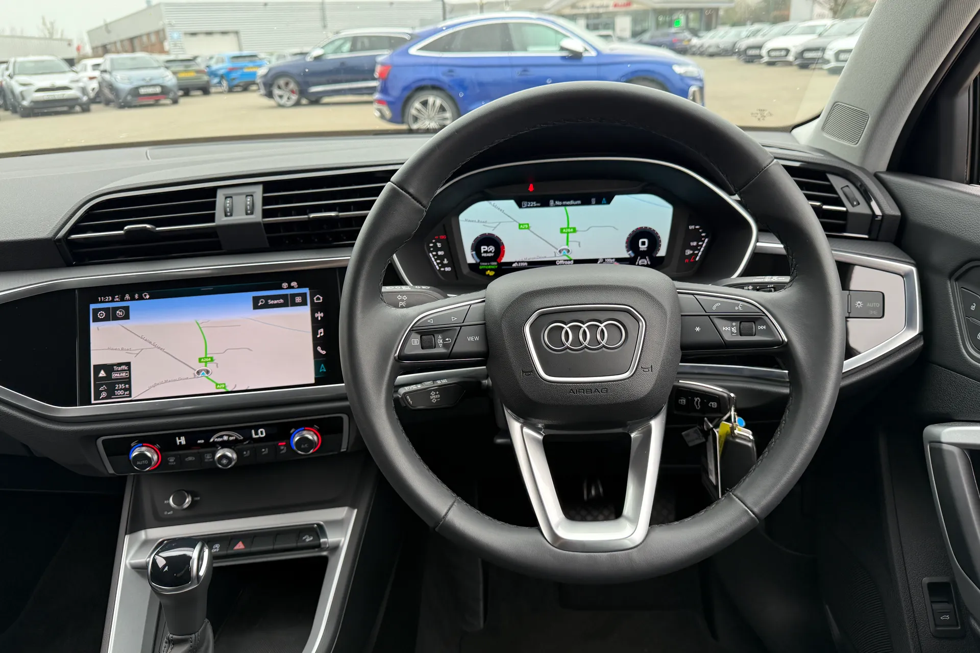 Audi Q3 thumbnail image number 5