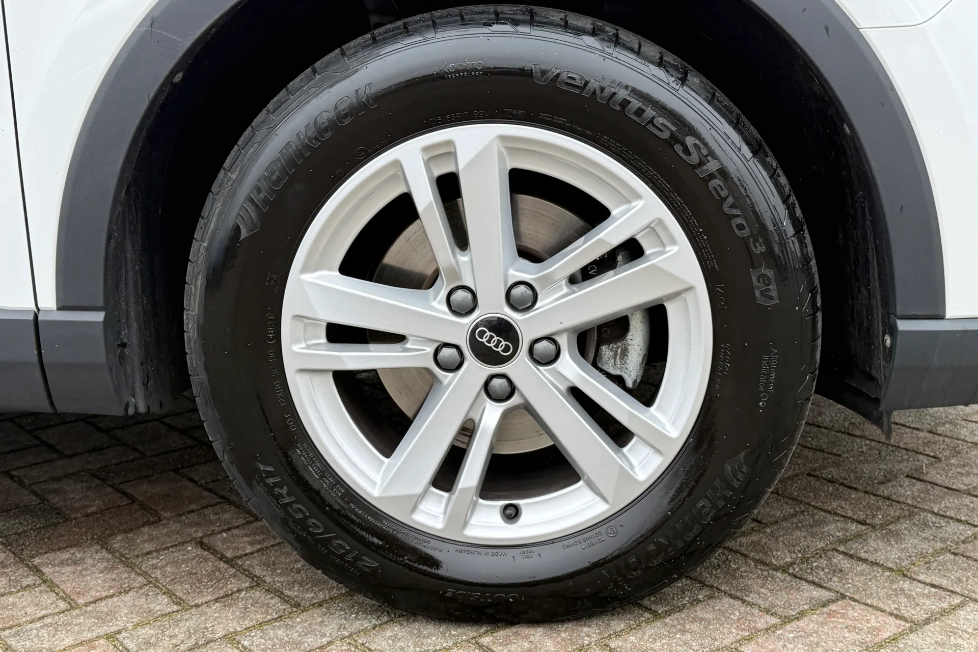 Audi Q3 thumbnail image number 43