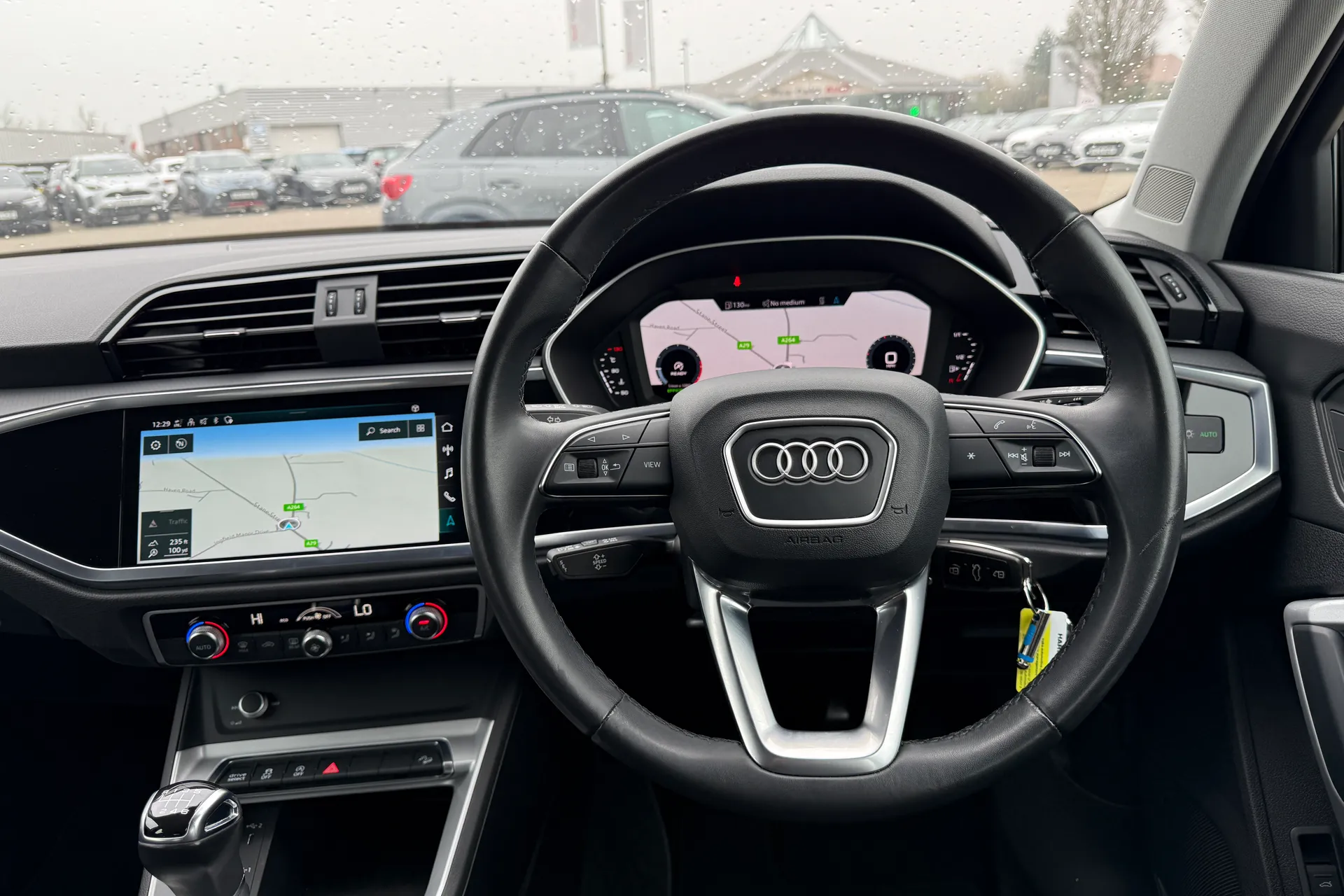 Audi Q3 thumbnail image number 5