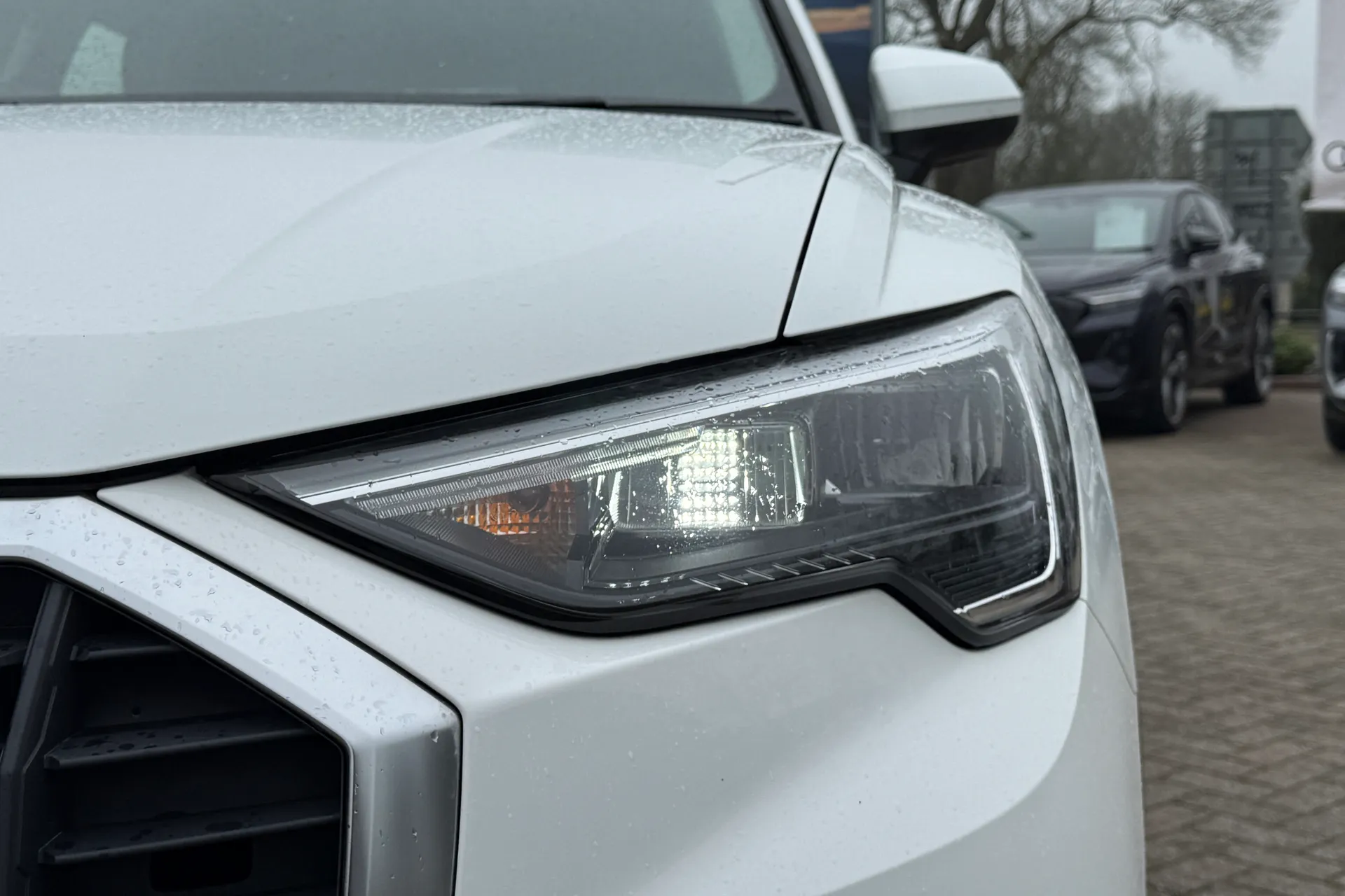 Audi Q3 thumbnail image number 48