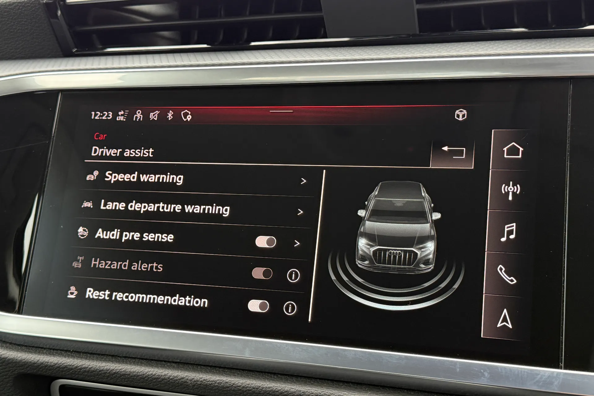 Audi Q3 thumbnail image number 9