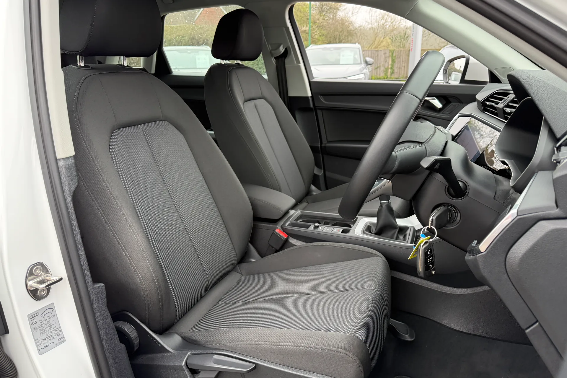 Audi Q3 thumbnail image number 24