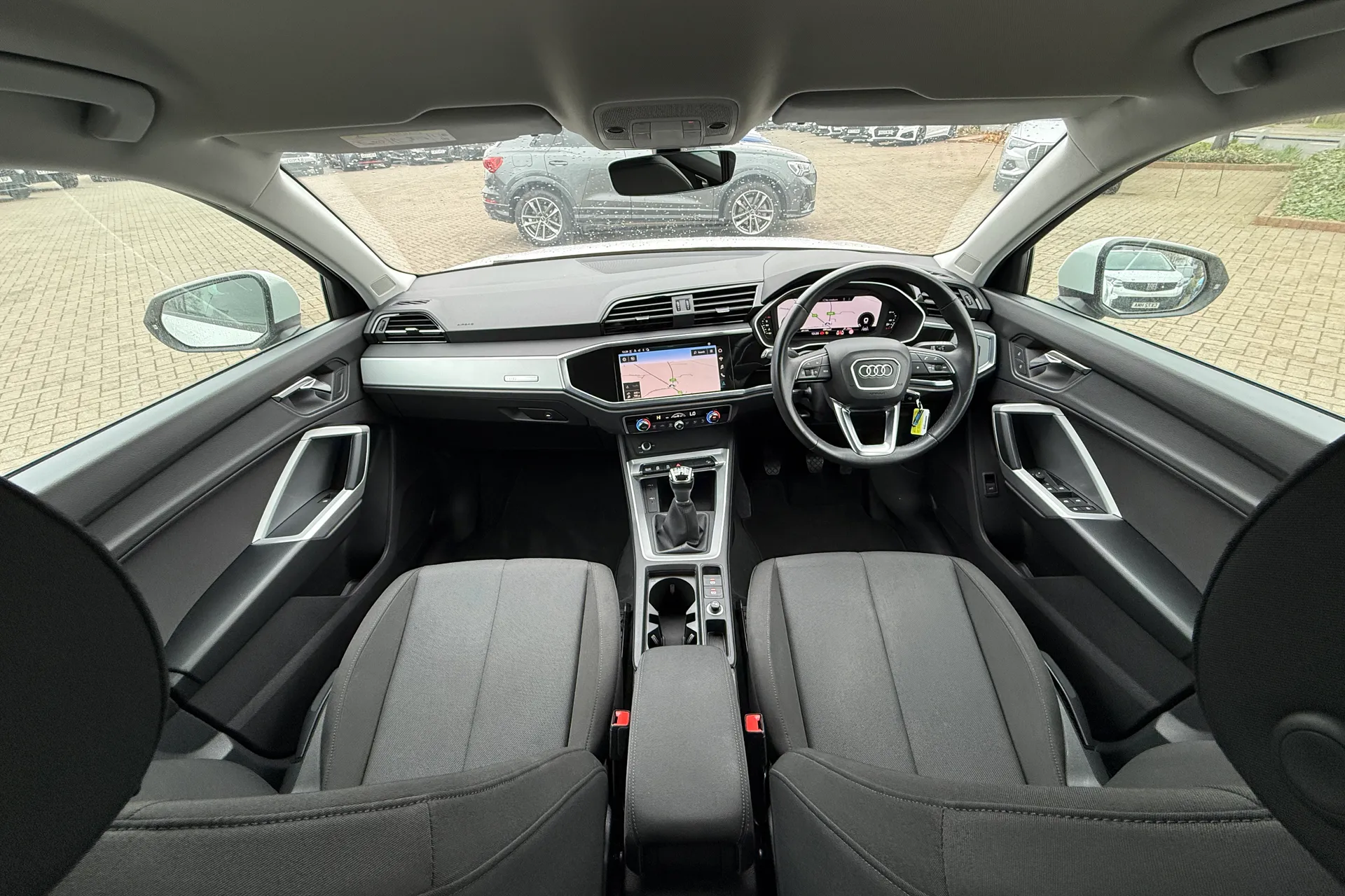 Audi Q3 thumbnail image number 3