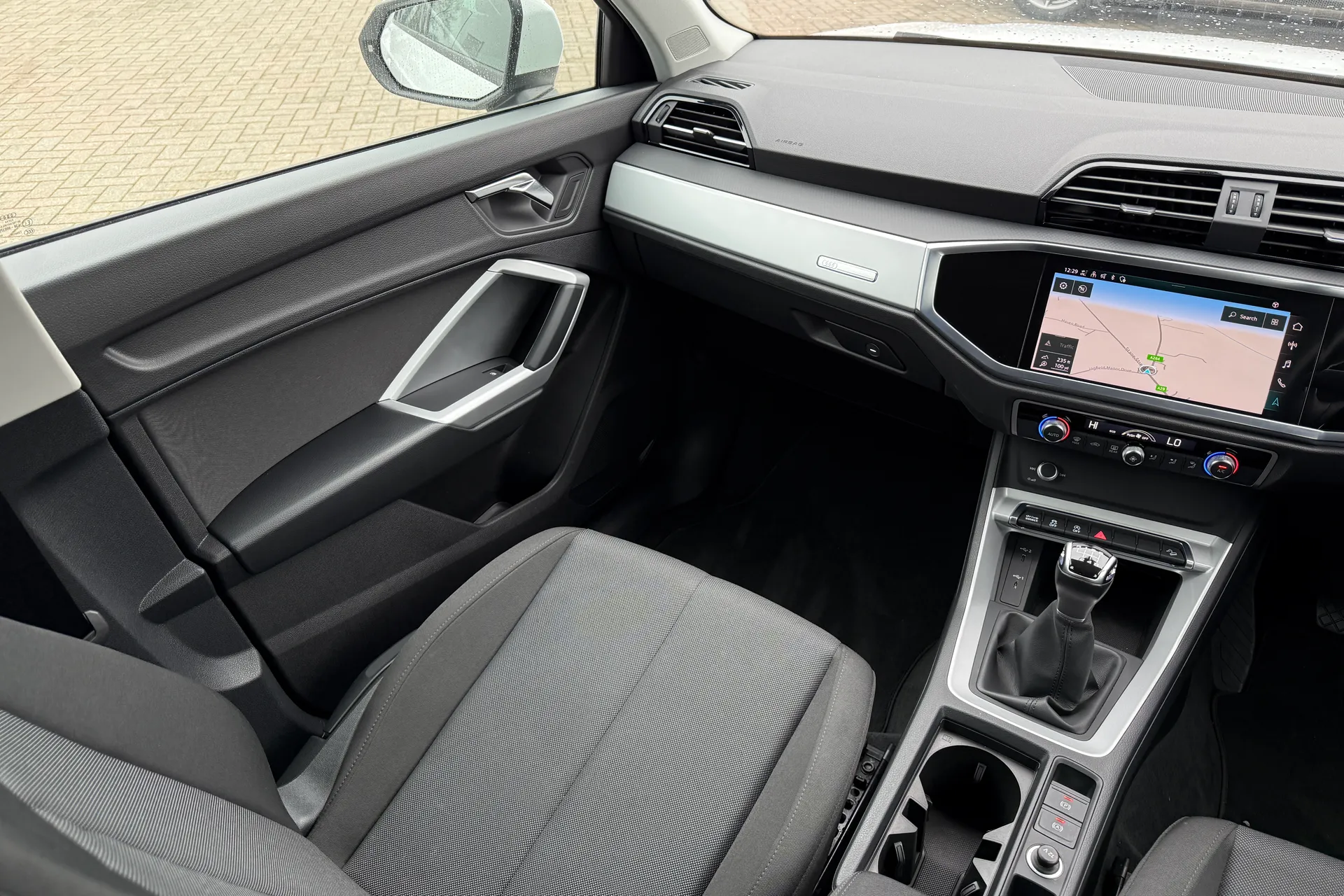 Audi Q3 thumbnail image number 35