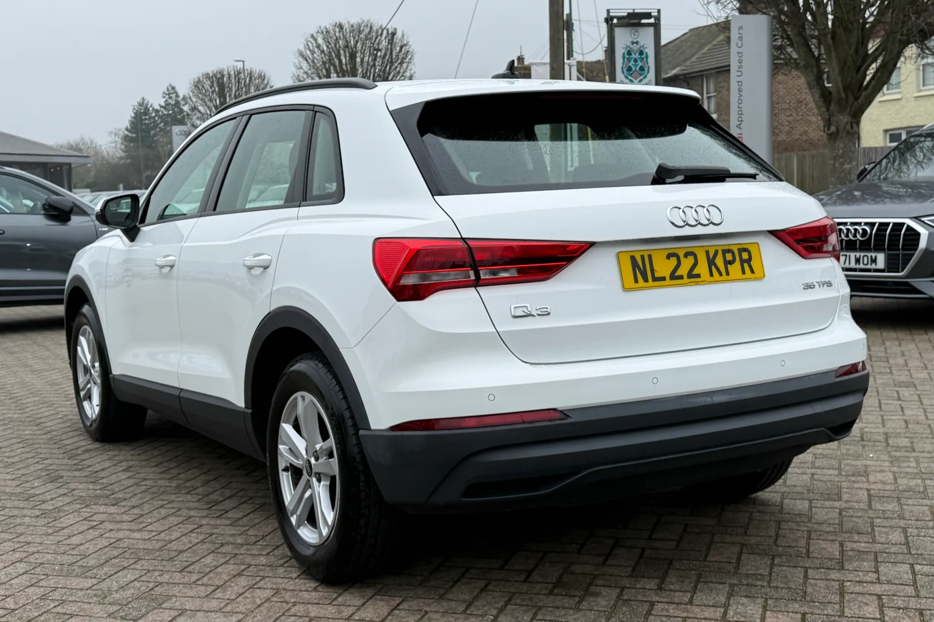 Audi Q3 thumbnail image number 30