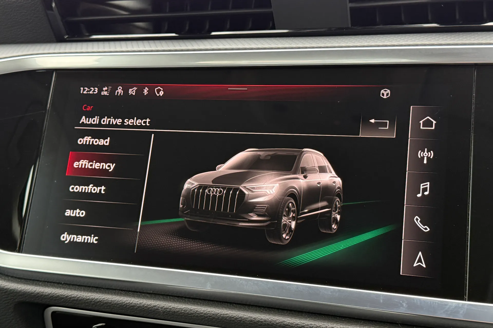 Audi Q3 thumbnail image number 8