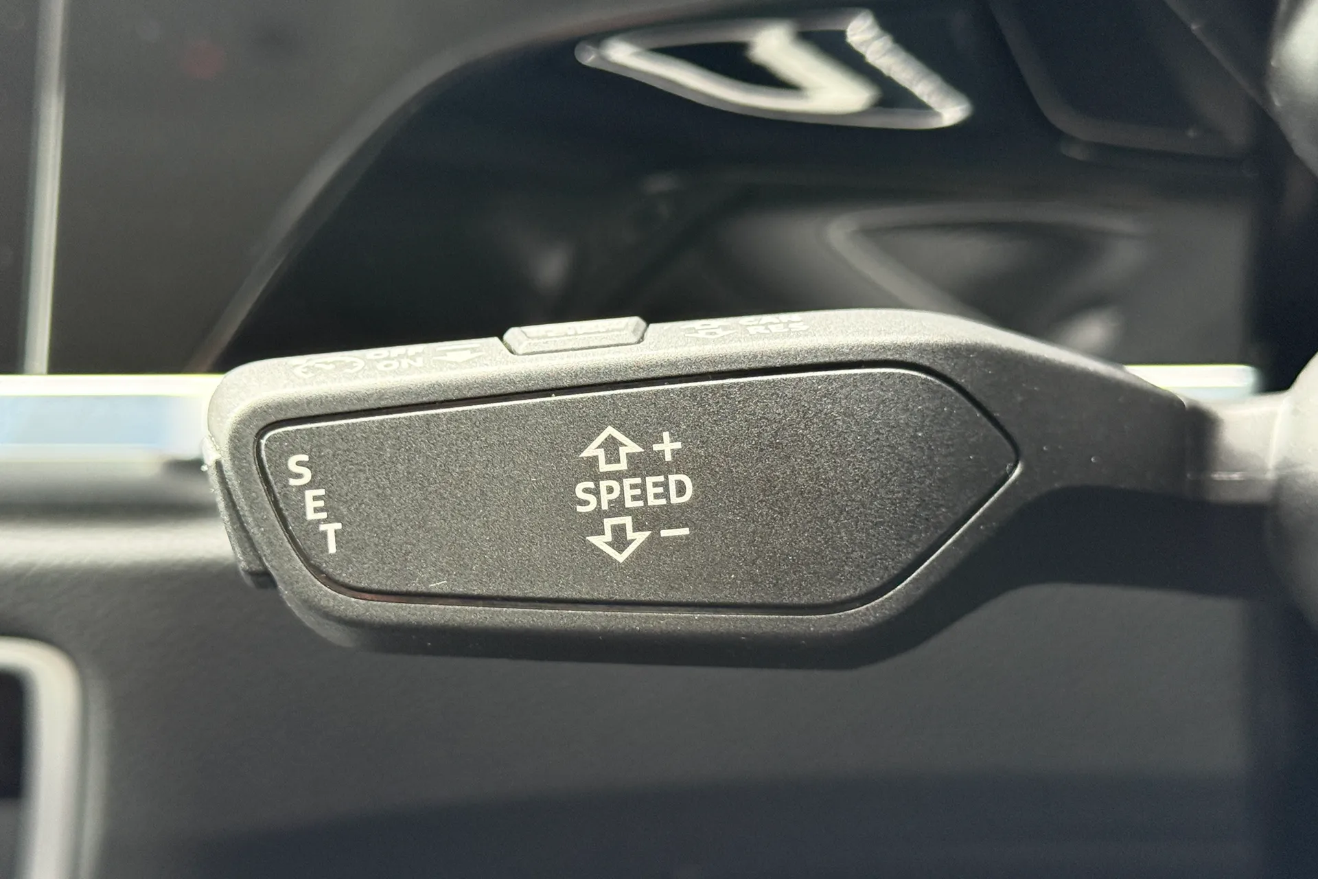 Audi Q3 thumbnail image number 14