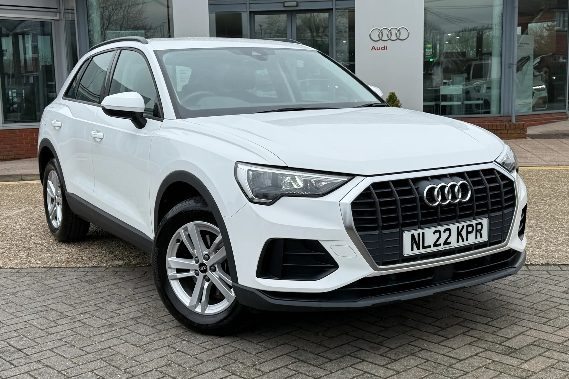 Audi Q3 thumbnail image number 21