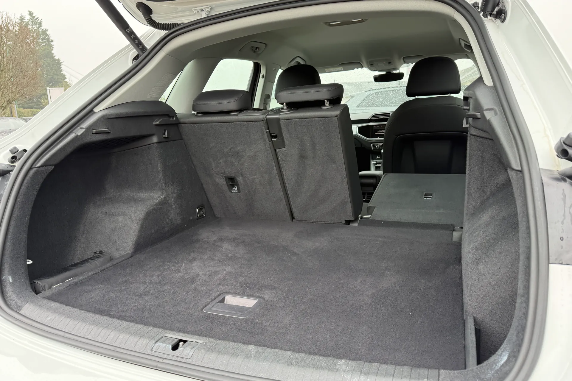 Audi Q3 thumbnail image number 32