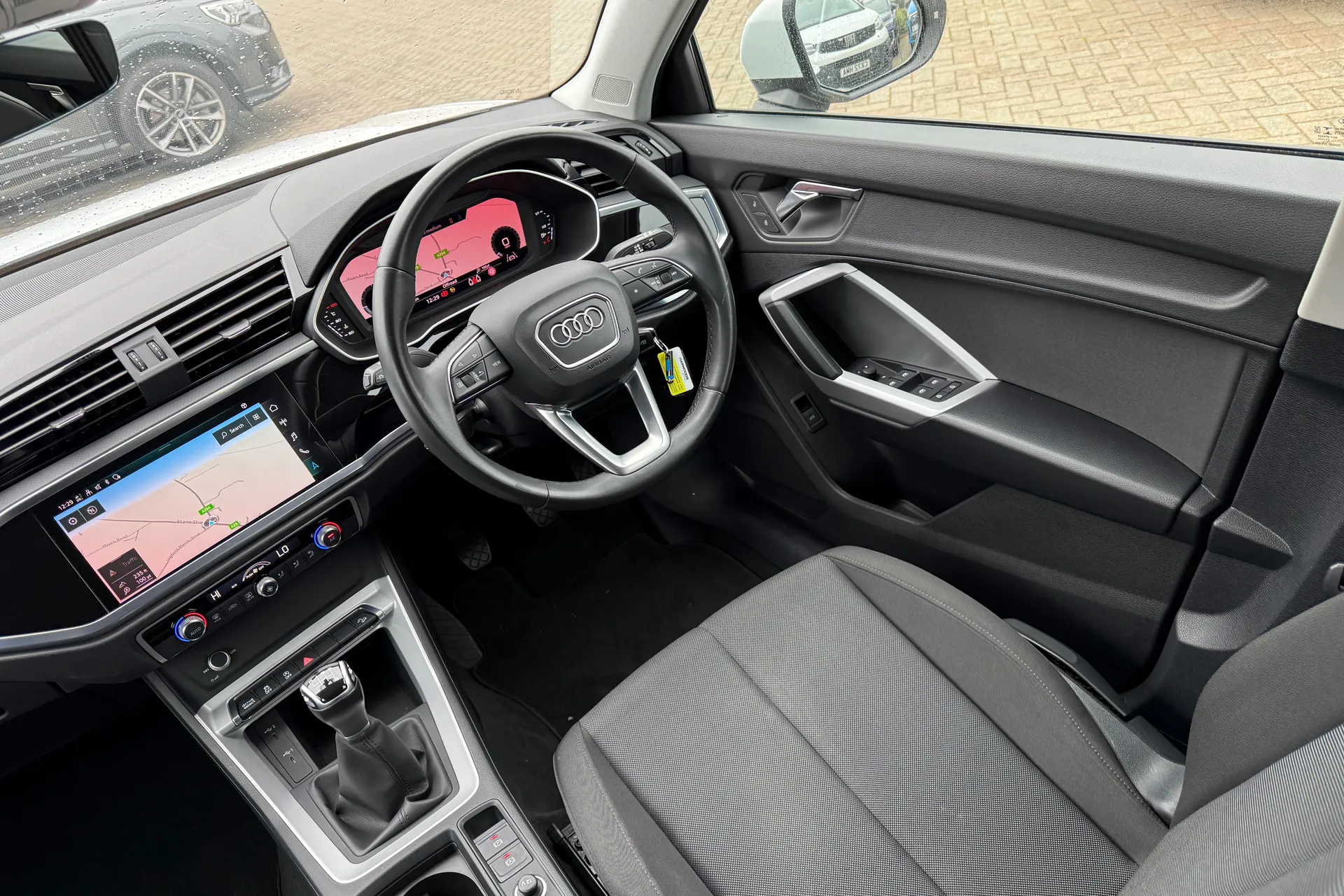 Audi Q3 thumbnail image number 38