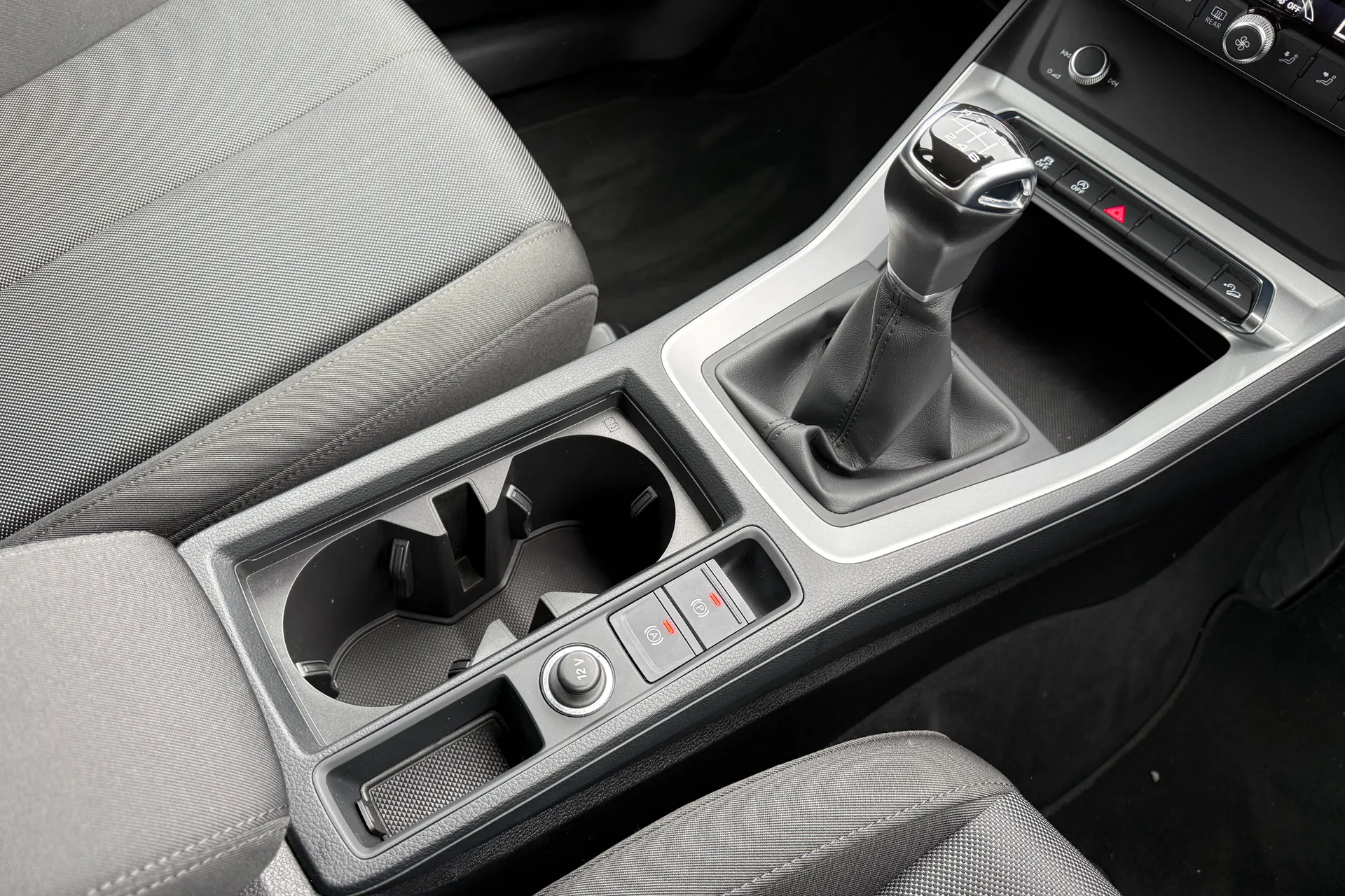 Audi Q3 thumbnail image number 36