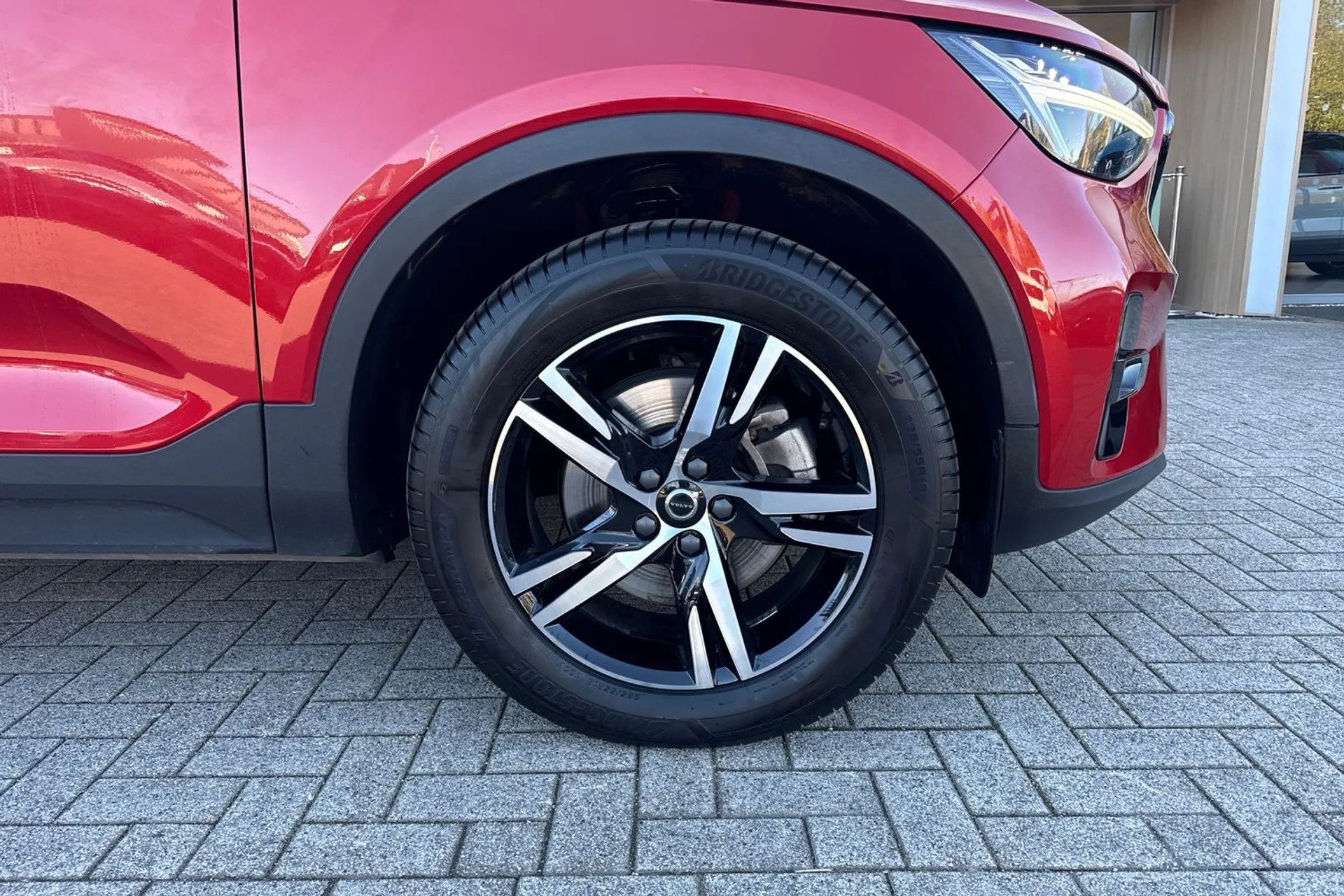 Volvo XC40 thumbnail image number 13