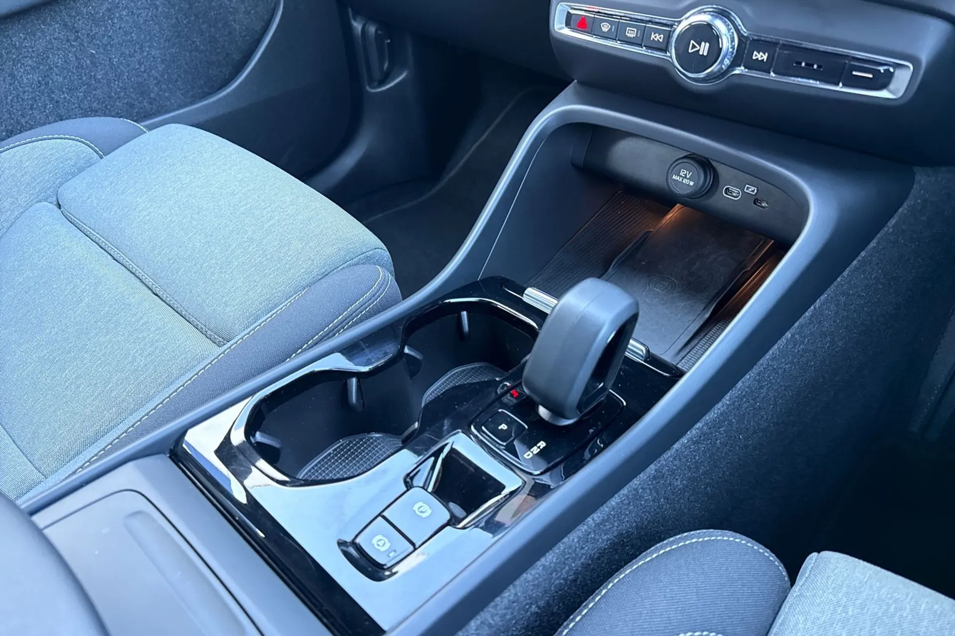 Volvo XC40 thumbnail image number 42