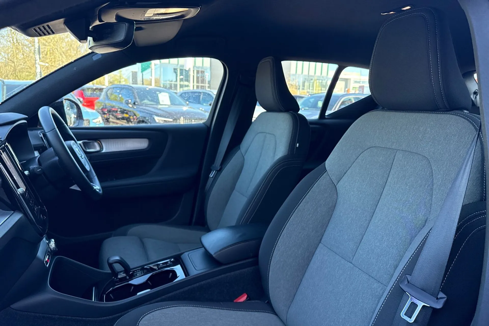 Volvo XC40 thumbnail image number 28