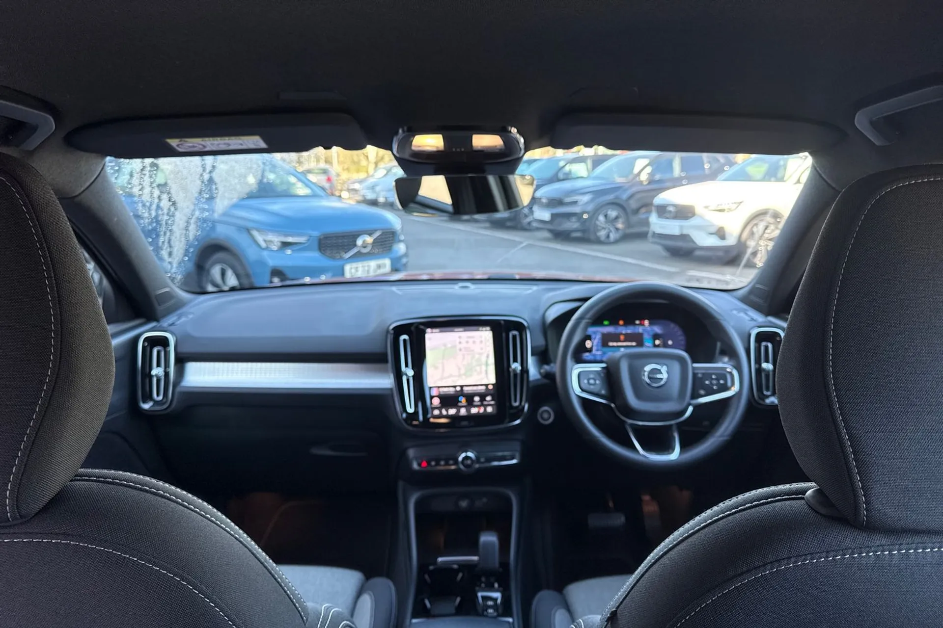 Volvo XC40 thumbnail image number 3