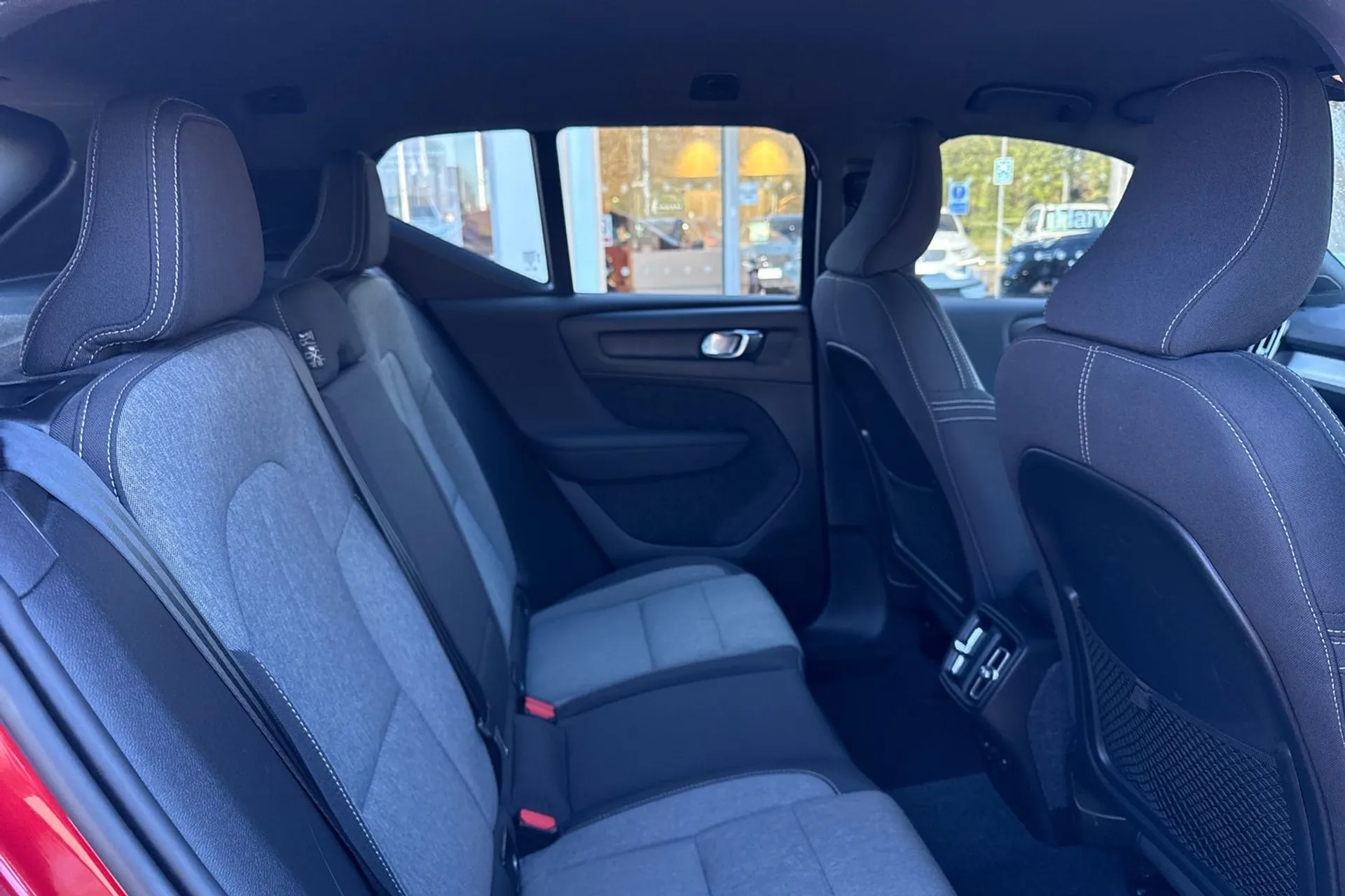 Volvo XC40 thumbnail image number 22