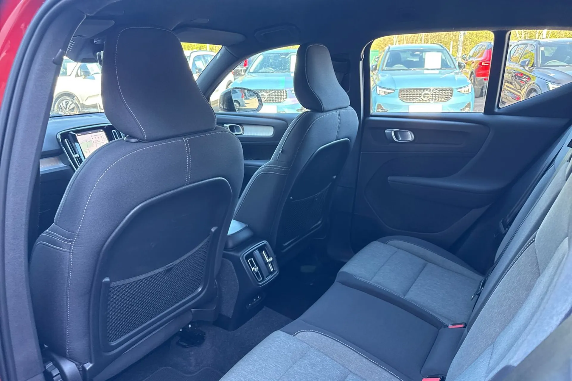 Volvo XC40 thumbnail image number 30