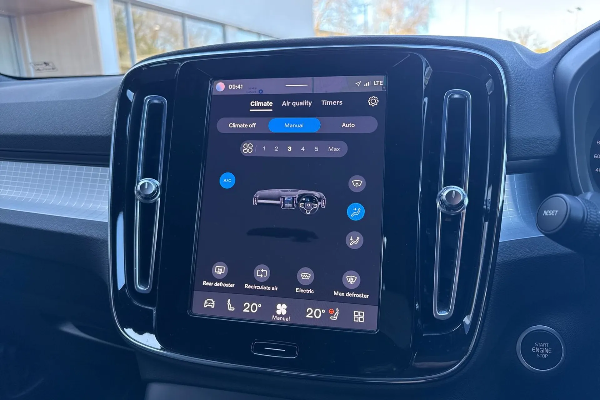 Volvo XC40 thumbnail image number 38