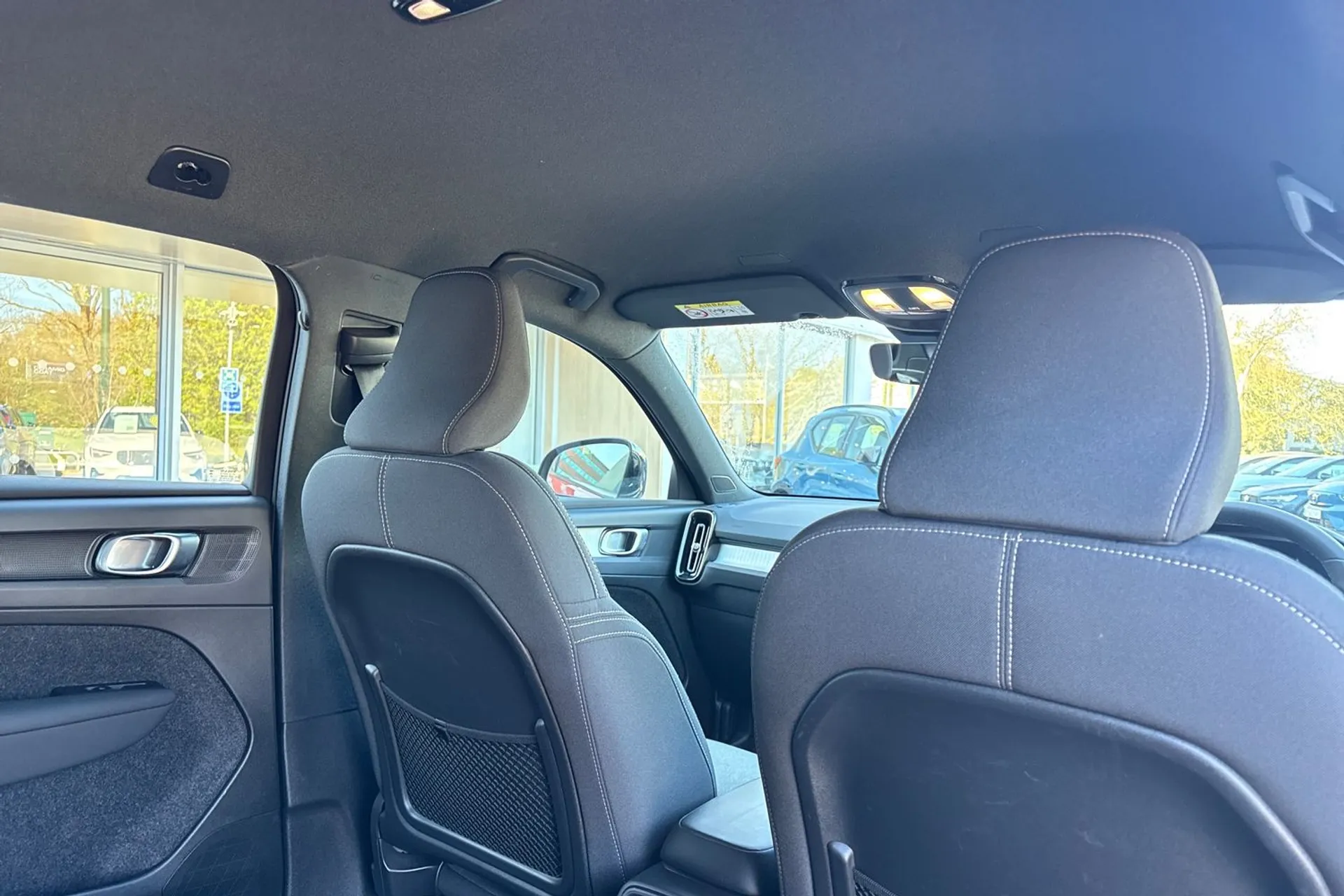 Volvo XC40 thumbnail image number 23