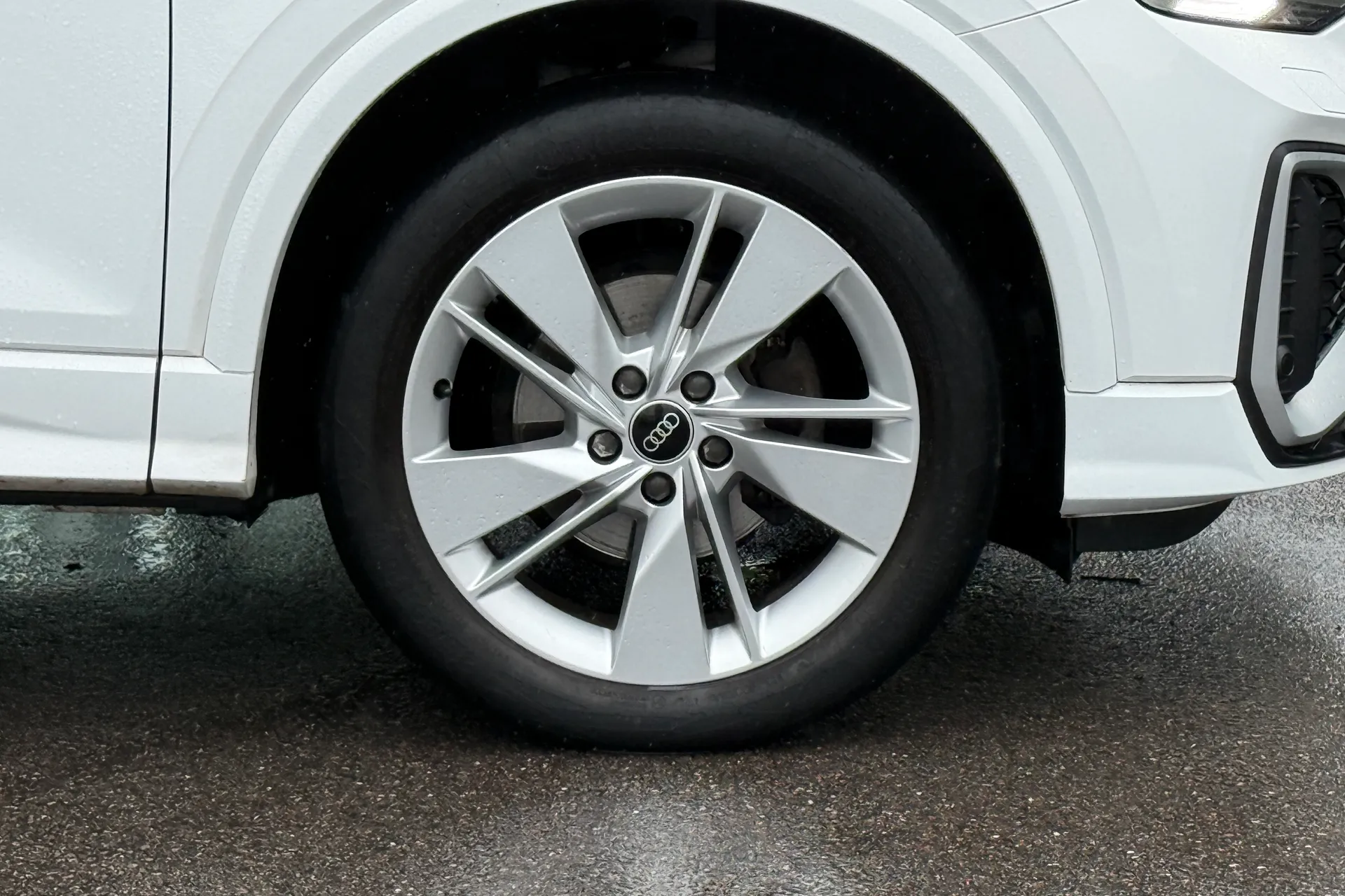 Audi Q2 thumbnail image number 20