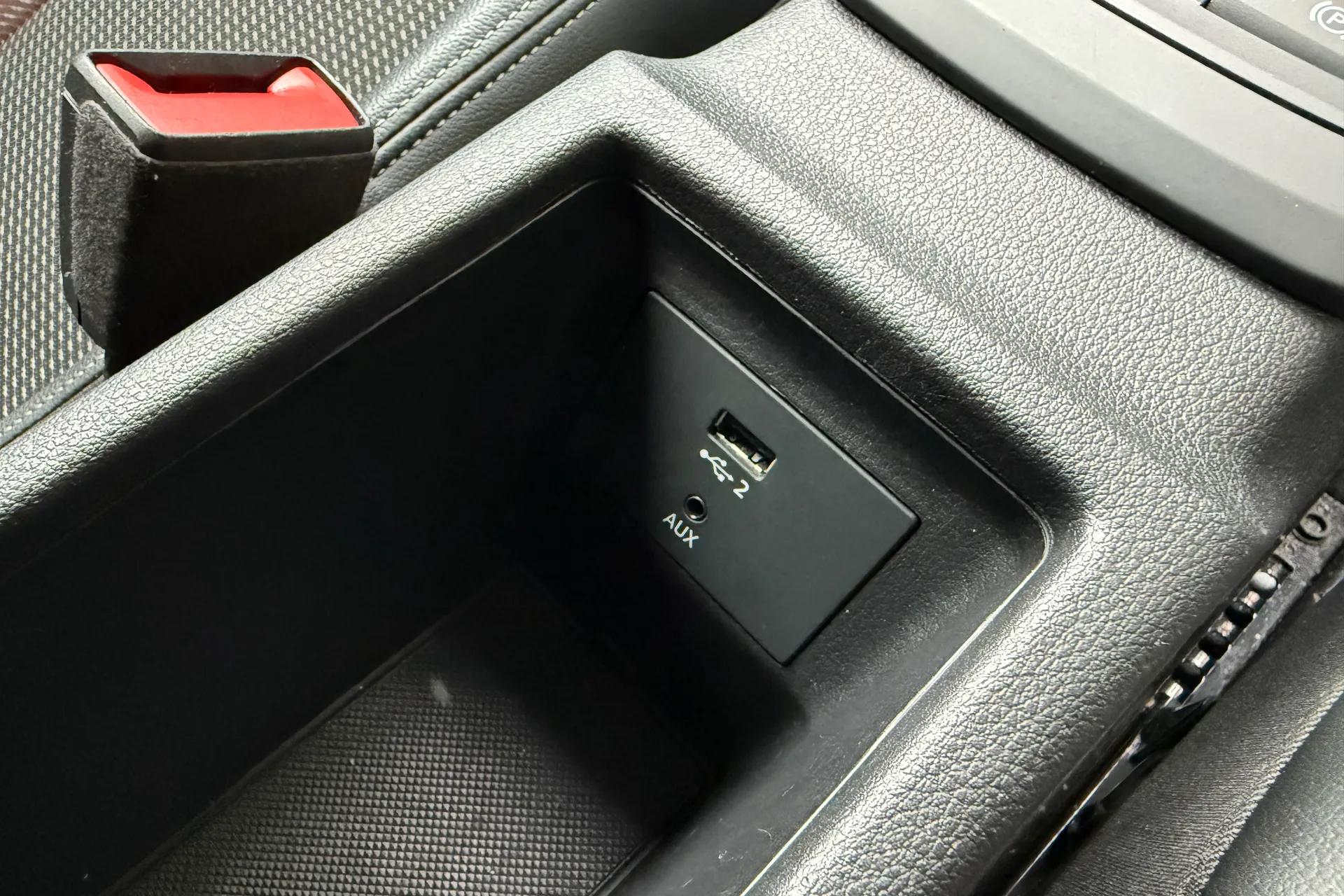 Audi Q2 thumbnail image number 42