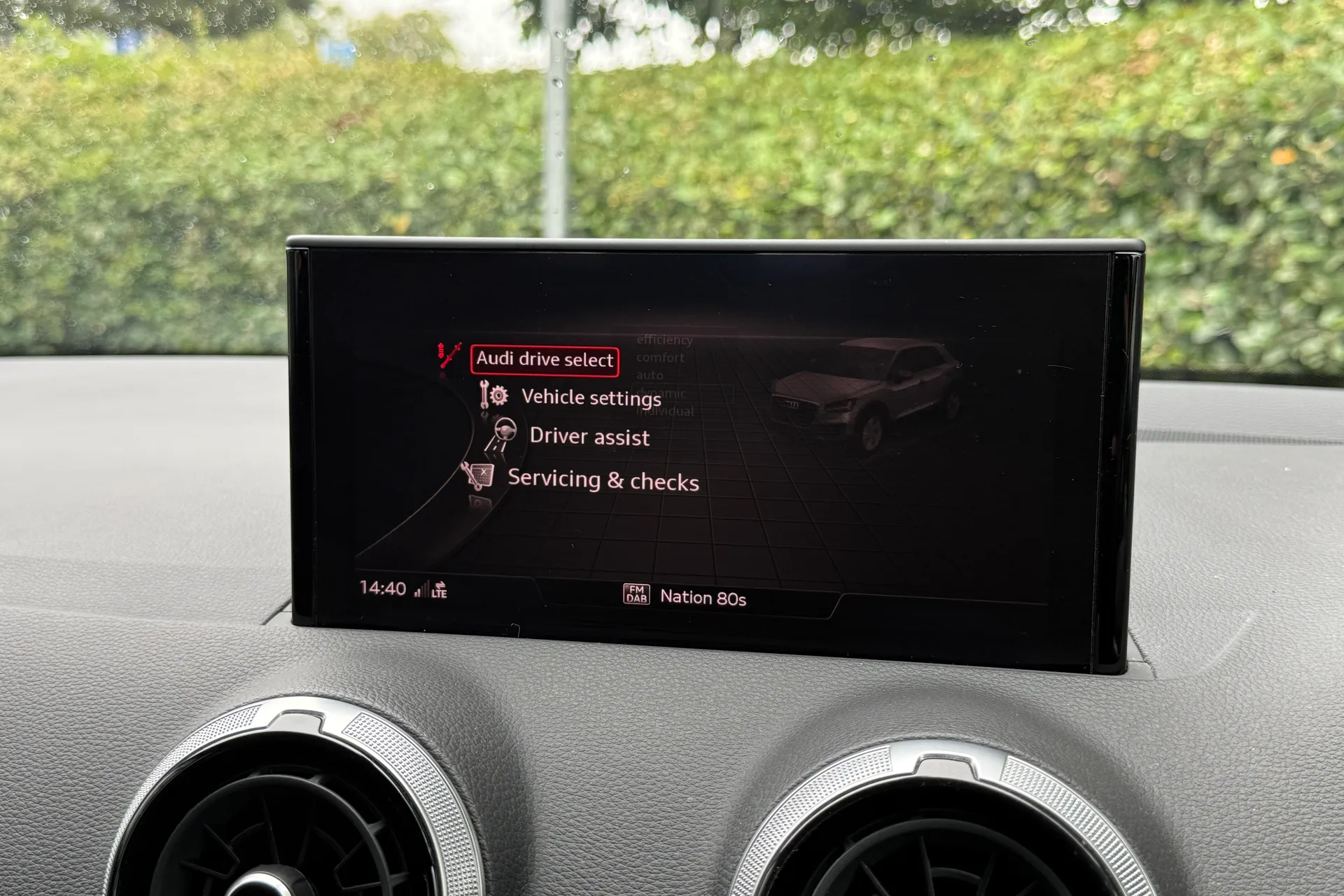 Audi Q2 thumbnail image number 37