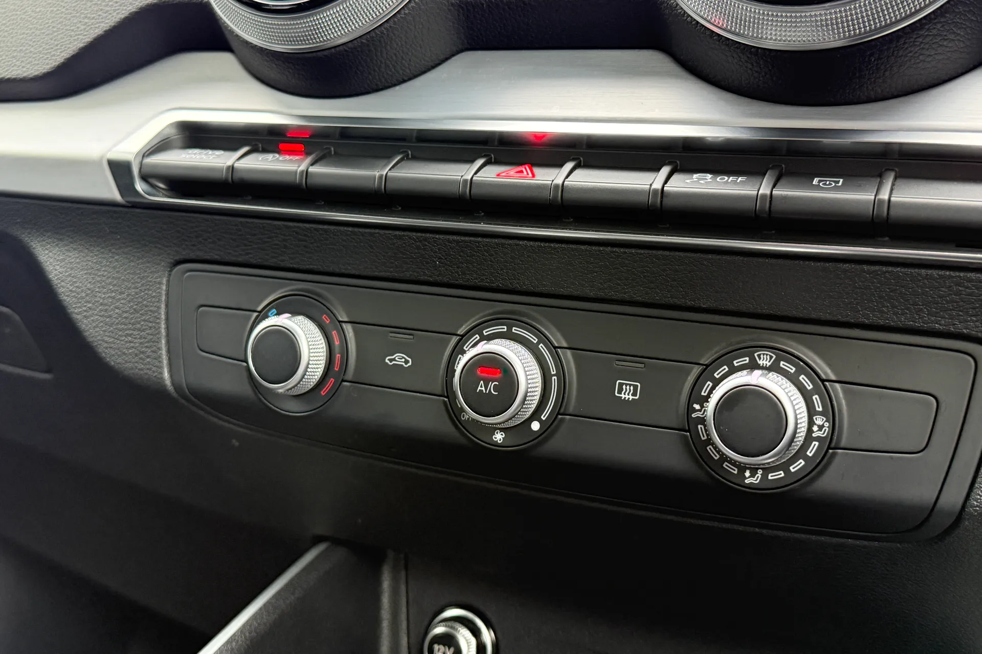Audi Q2 thumbnail image number 28
