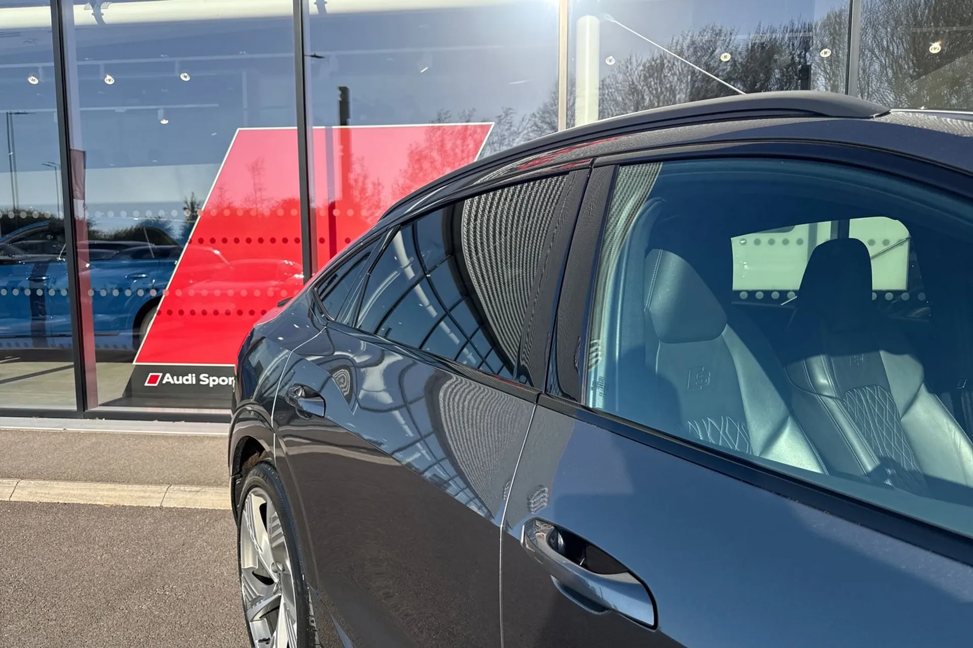 Audi e-tron thumbnail image number 21